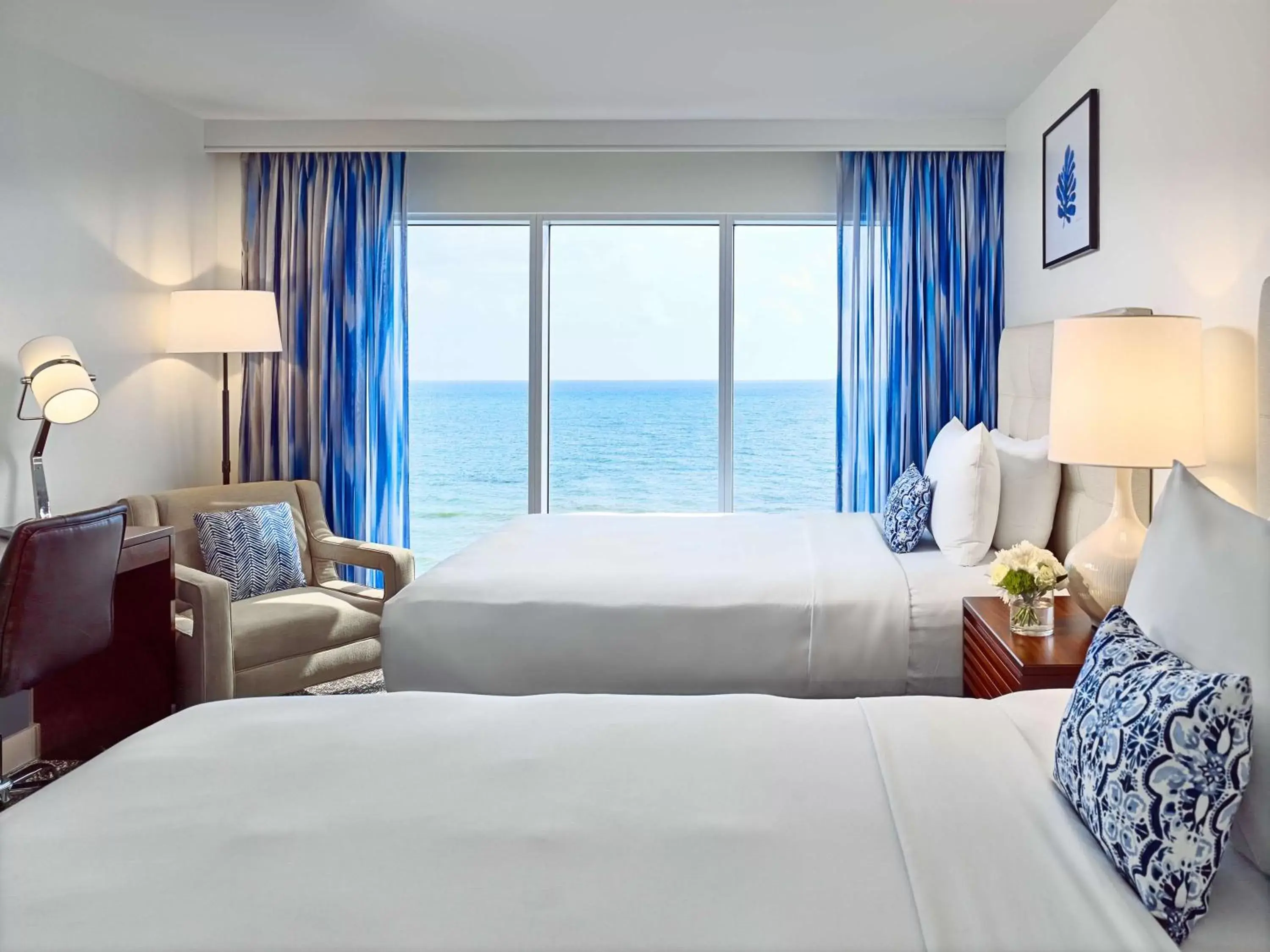 Photo of the whole room, Bed in Sonesta Fort Lauderdale Beach