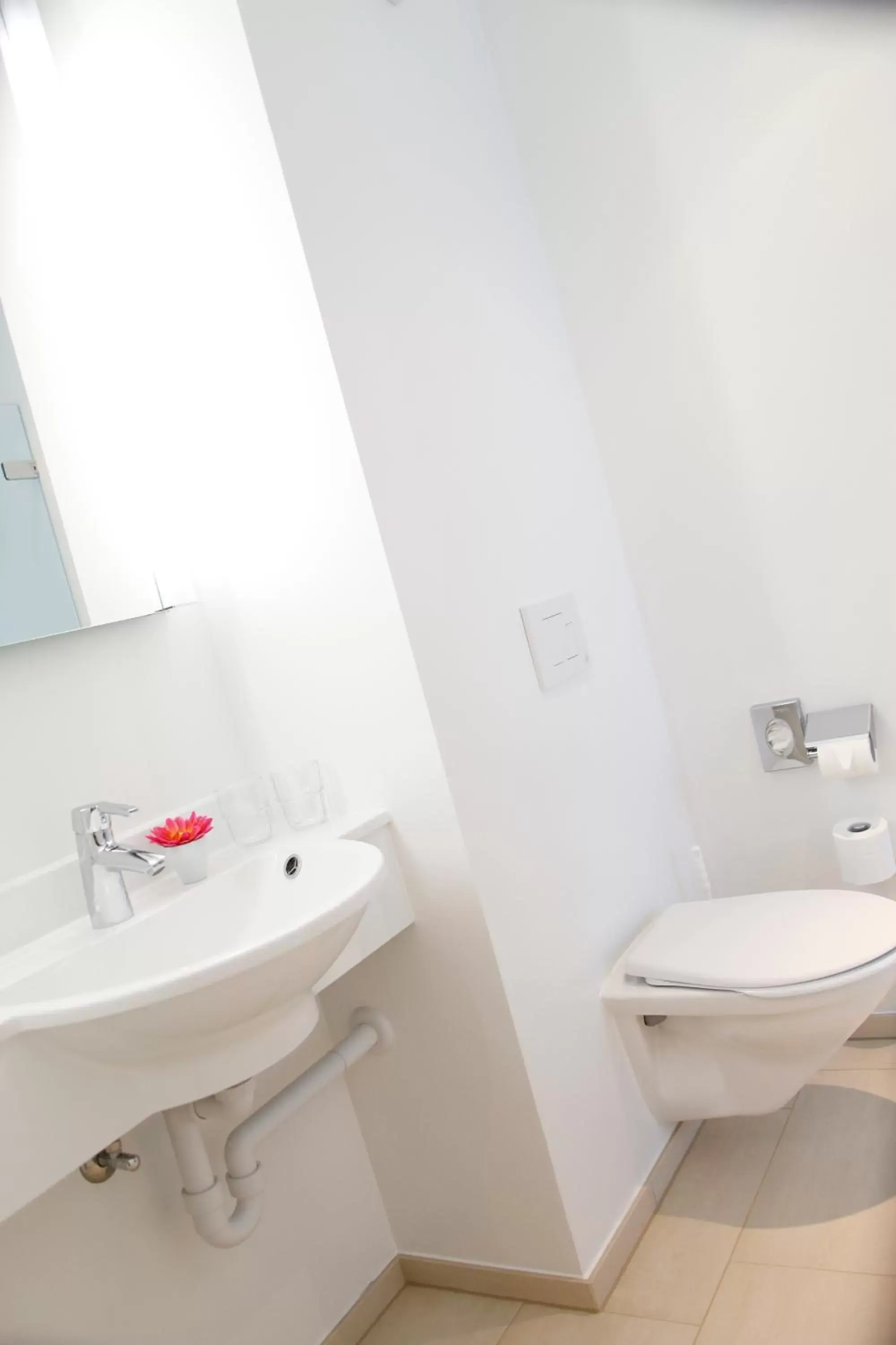 Twin or Double Room with Shower in Swiss Heidi Hotel Twin or Double Room with Shower in Swiss Heidi Hotel