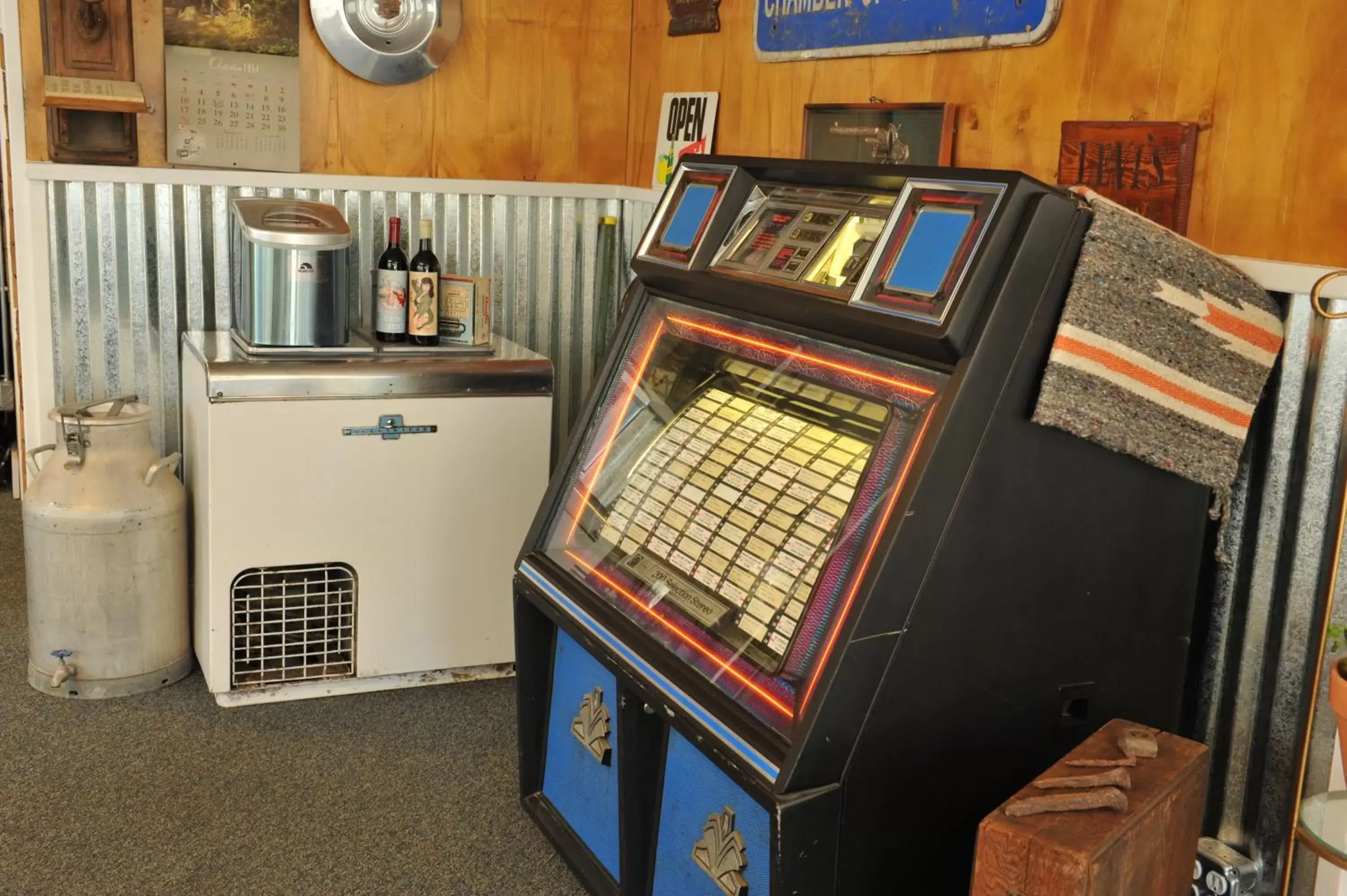 Lobby or reception in Raton Pass Motor Inn