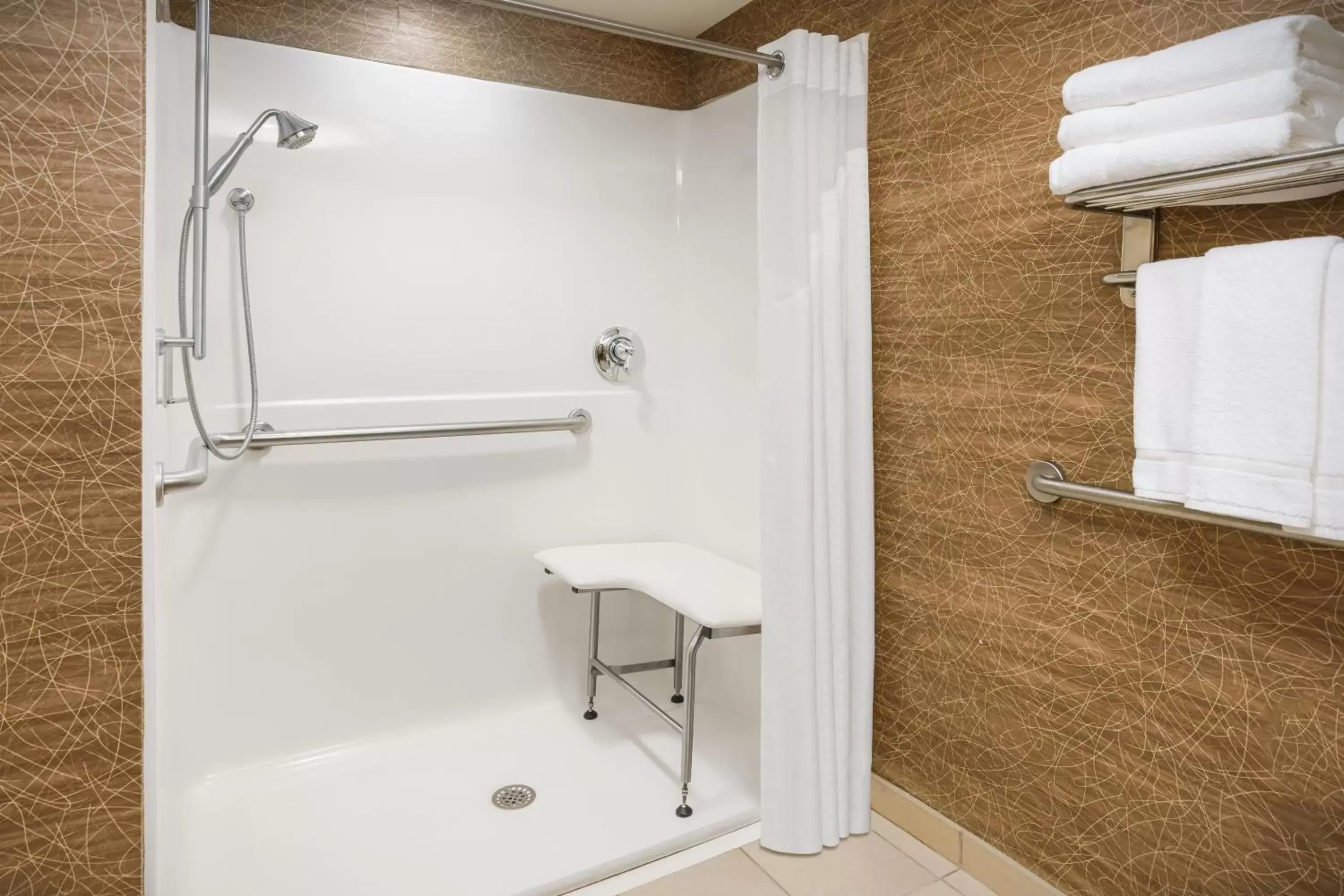 Double Room - Mobility Access with Roll-in Shower in Holiday Inn Express Boston Brockton by IHG Double Room - Mobility Access with Roll-in Shower in Holiday Inn Express Boston Brockton by IHG