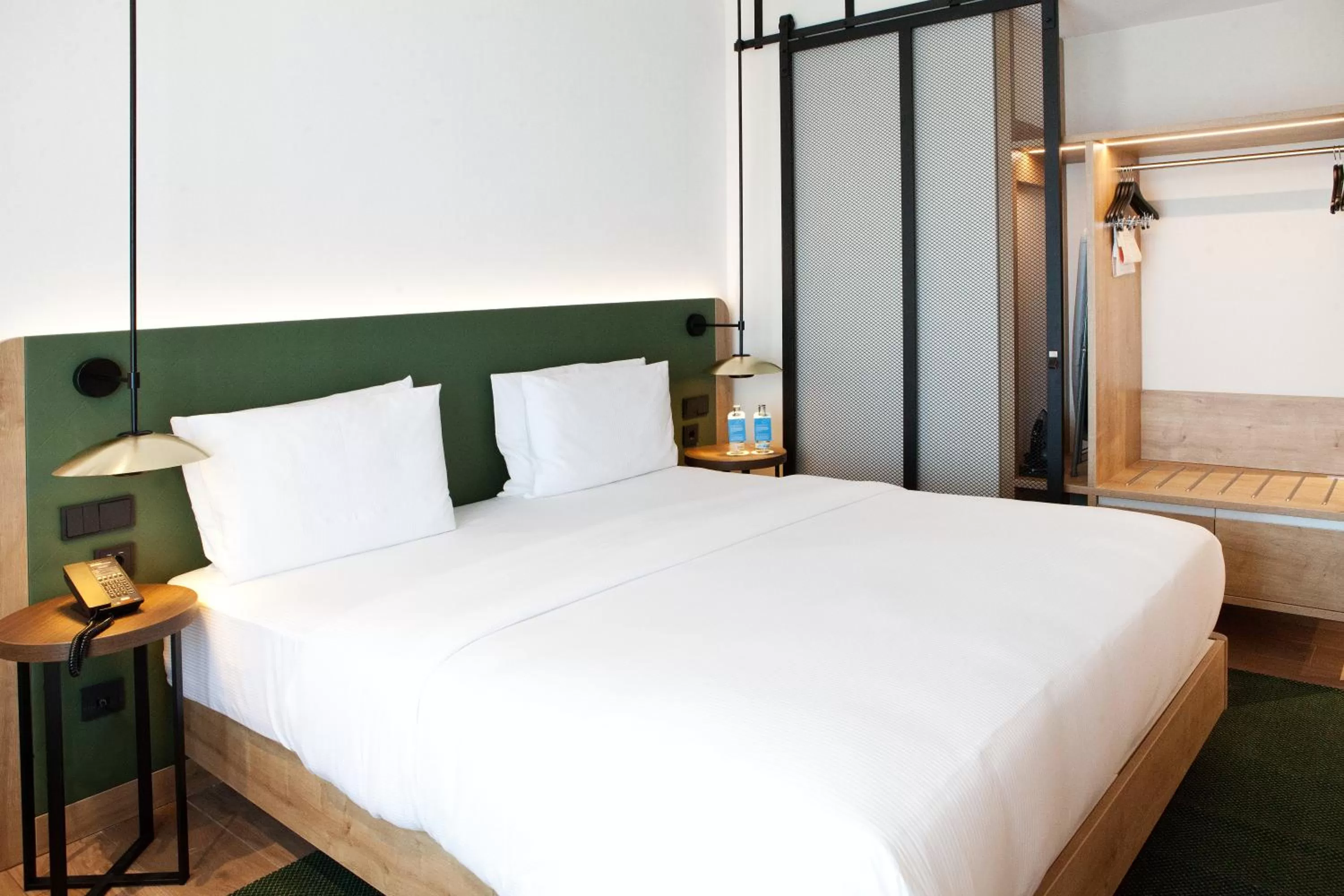 Photo of the whole room, Bed in Hilton Garden Inn Munich Messe