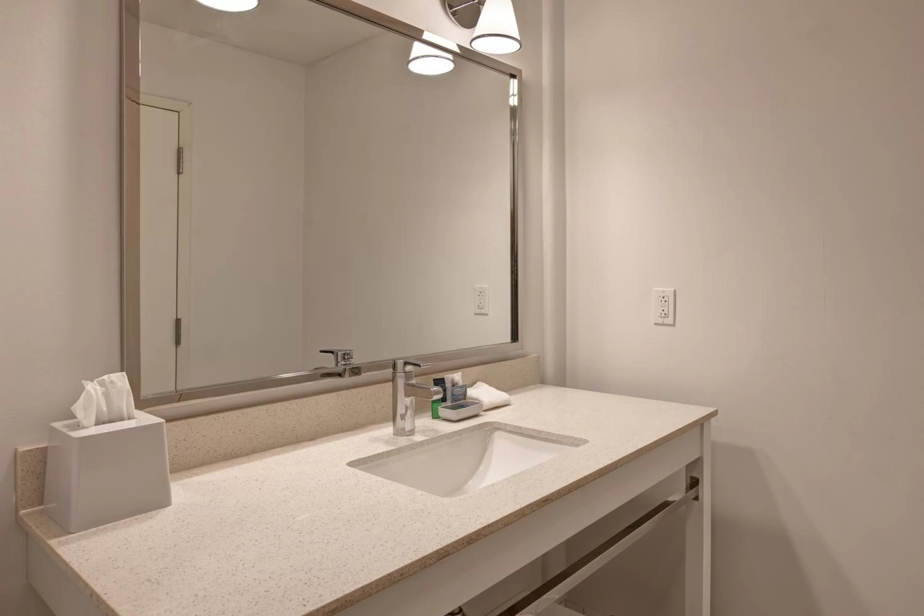 Bathroom in Four Points by Sheraton Peoria