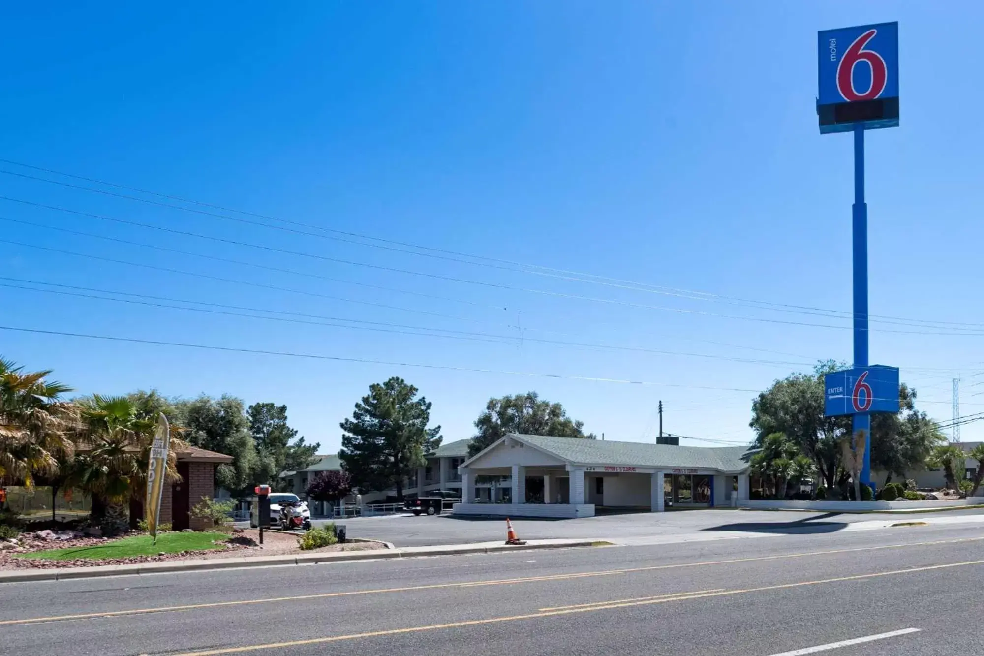 Property building in Motel 6-Kingman, AZ - Route 66 West