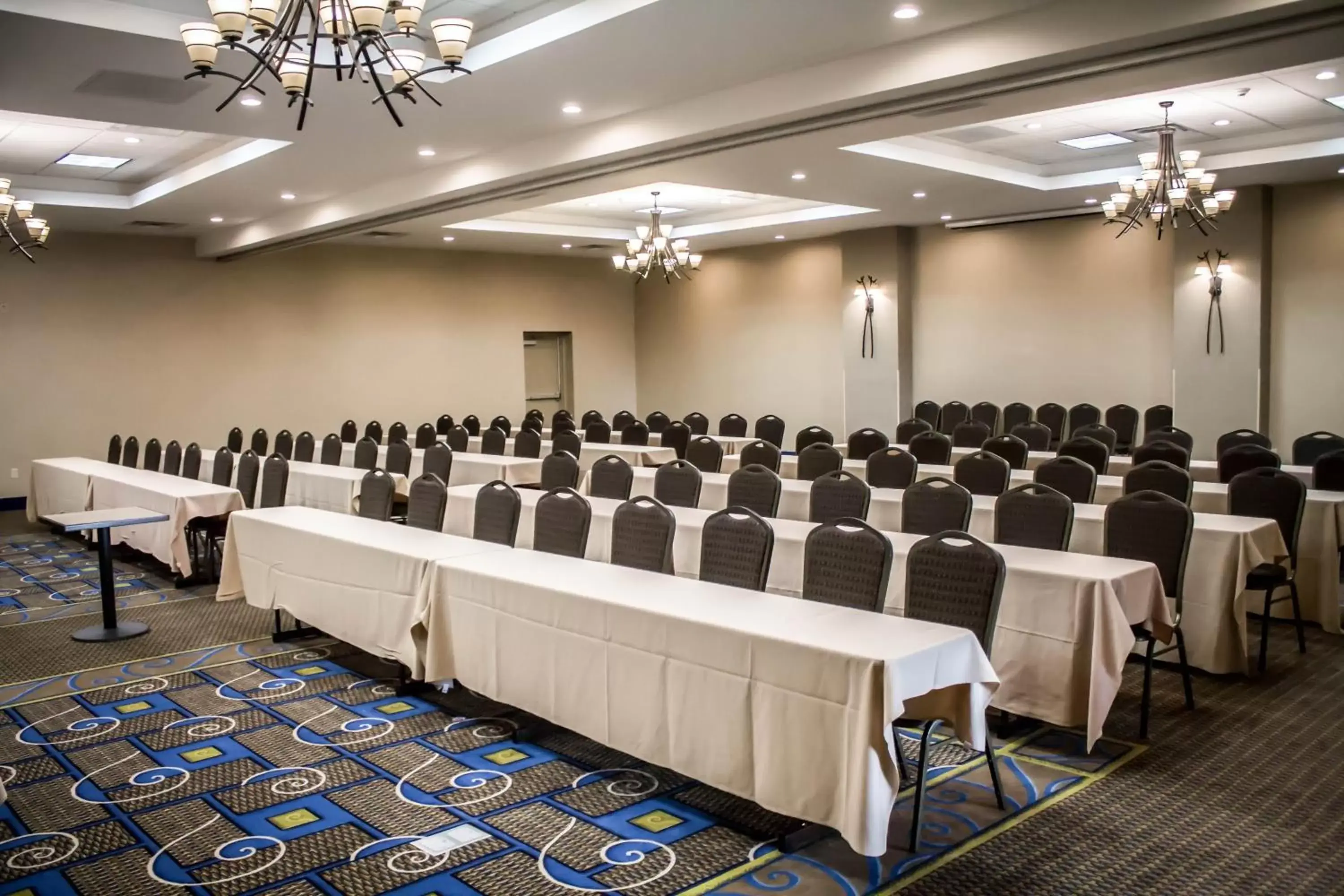 Meeting/conference room in Holiday Inn Express & Suites - Albany Airport - Wolf Road, an IHG Hotel