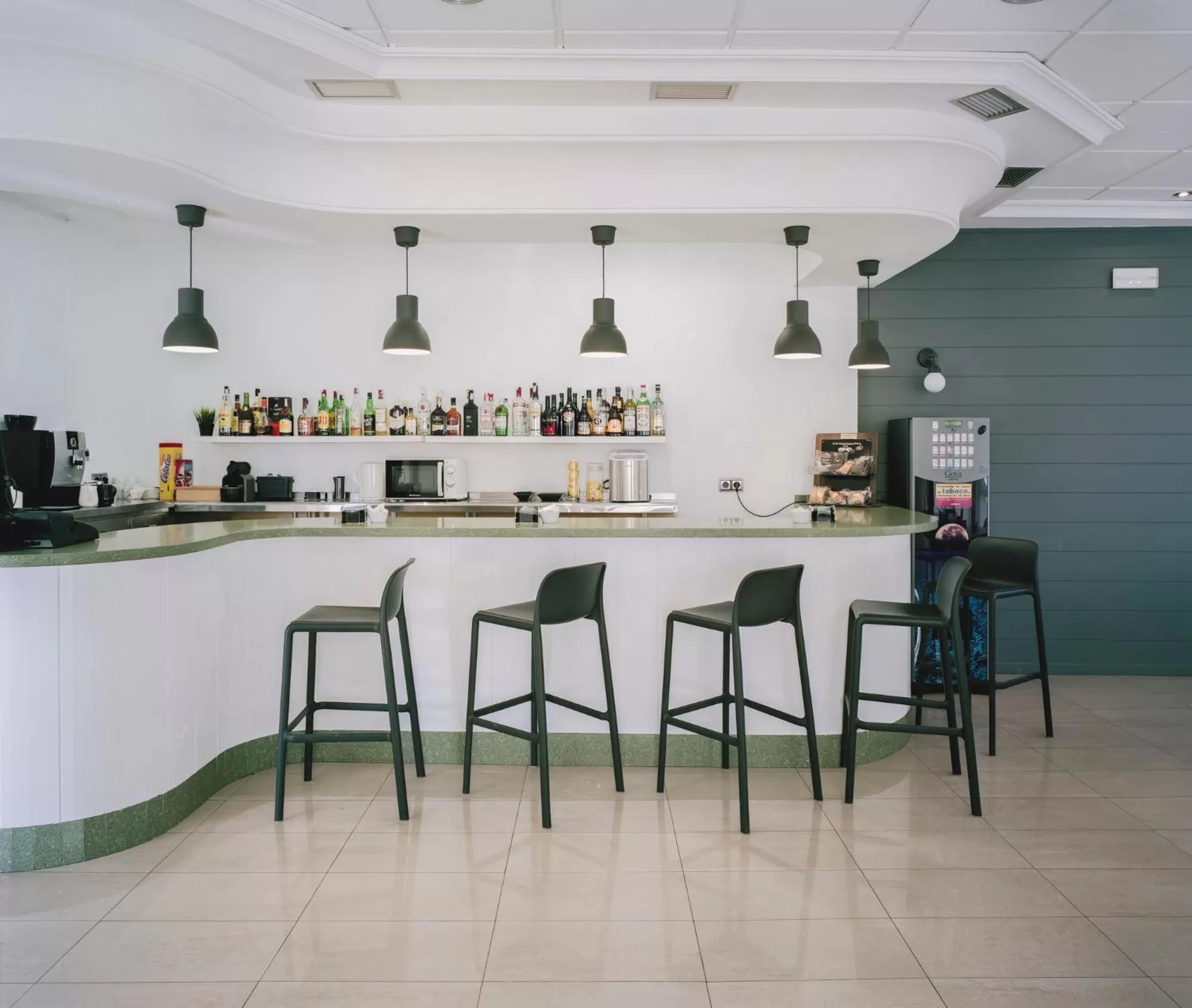 Restaurant/places to eat in Hotel Cristina