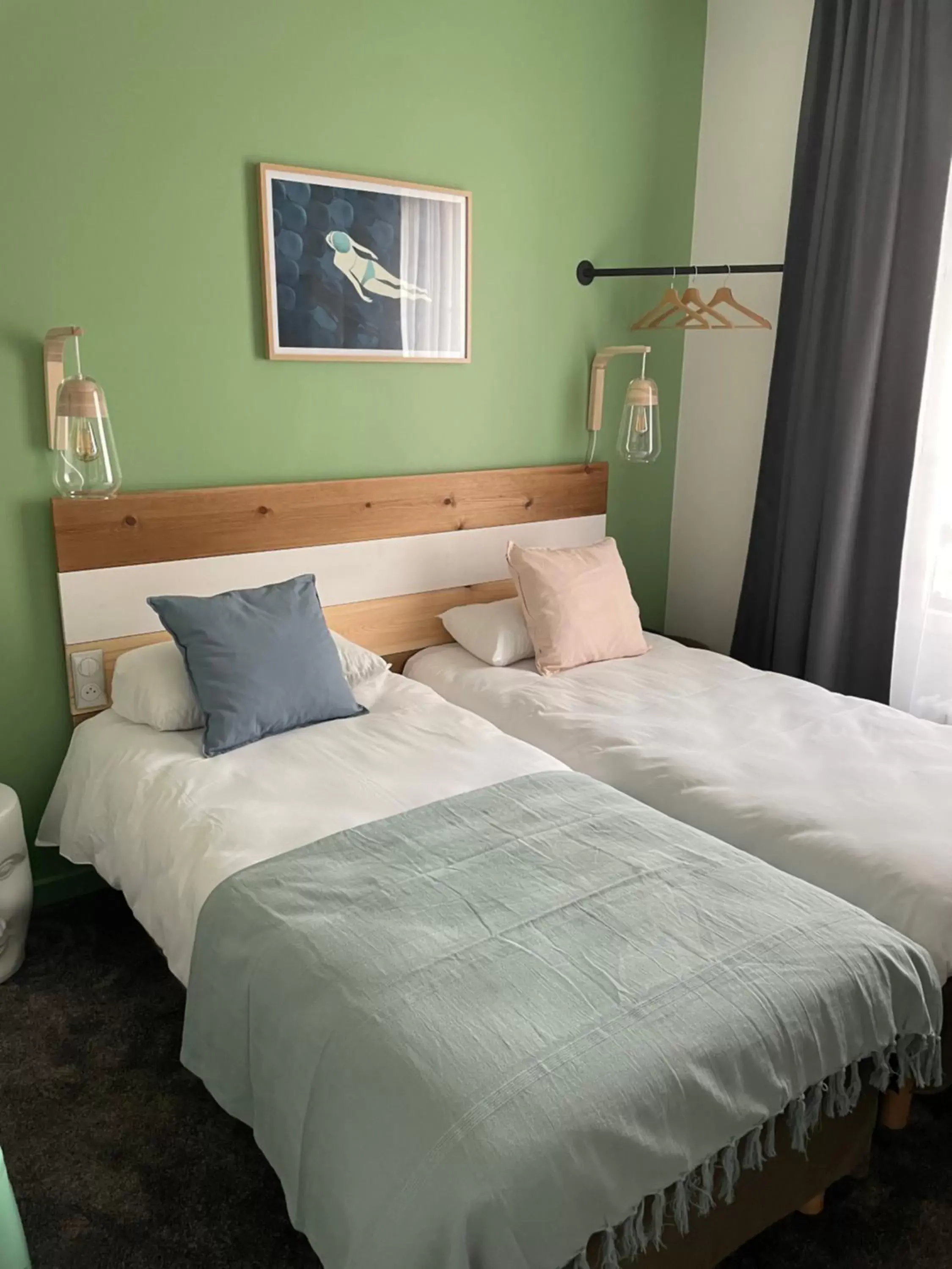 Bedroom, Bed in Urban Jungle Hôtel Orleans Bedroom, Bed in Urban Jungle Hôtel Orleans