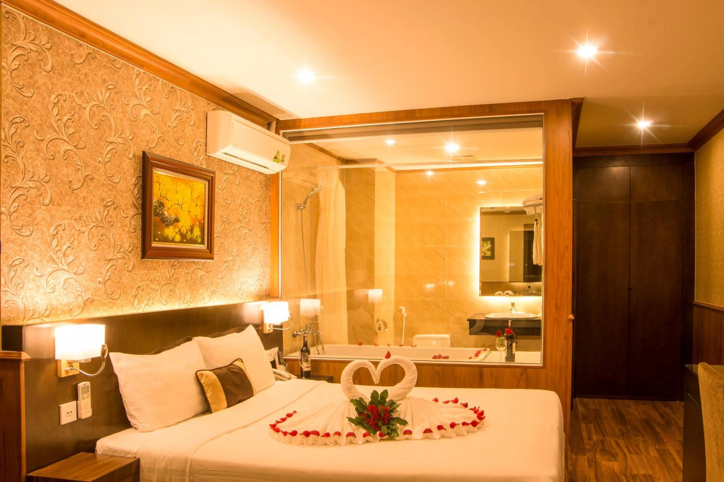 Bed in Kings Hotel Dalat