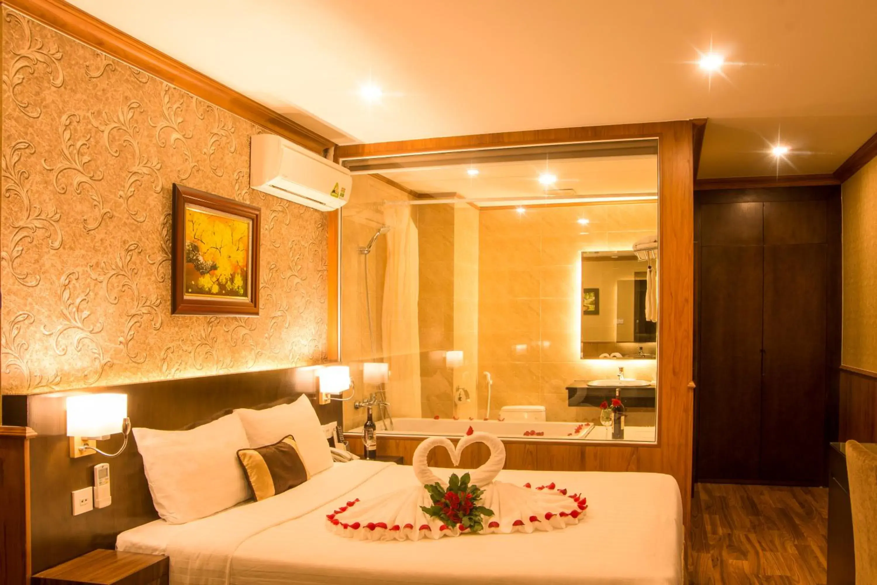 Bed in Kings Hotel Dalat