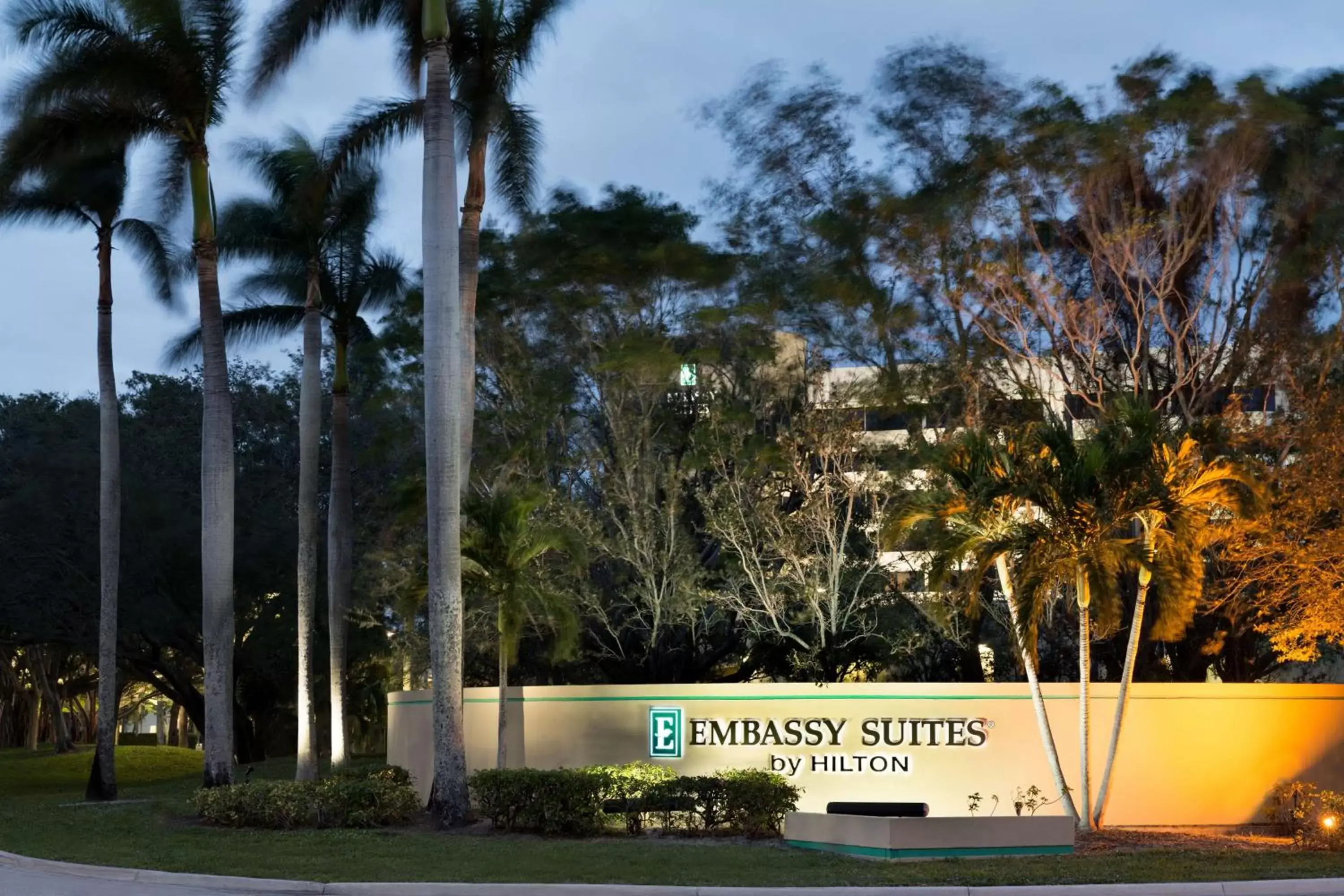 Property building in Embassy Suites Boca Raton