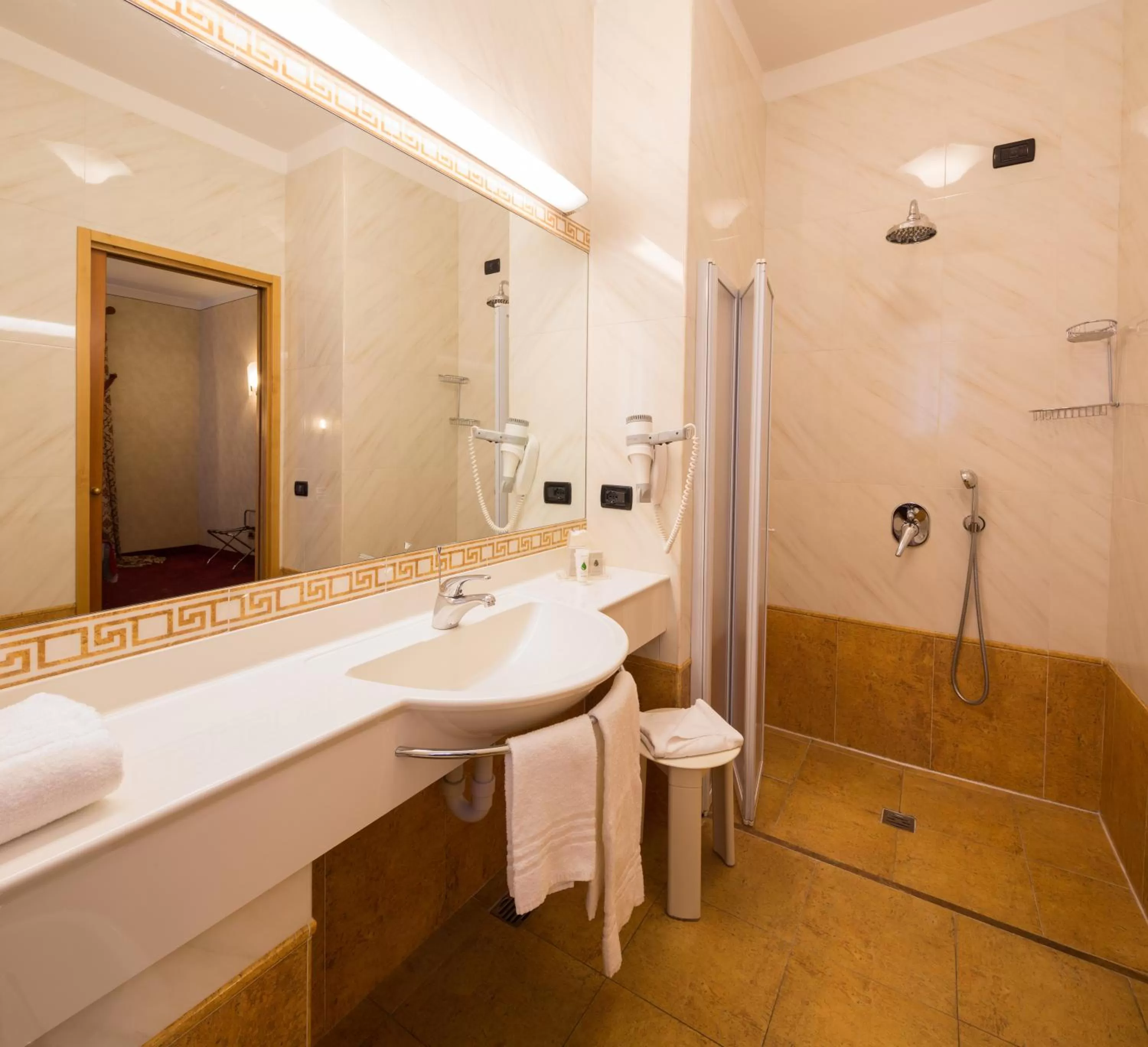 Bathroom in Best Western Hotel Luxor