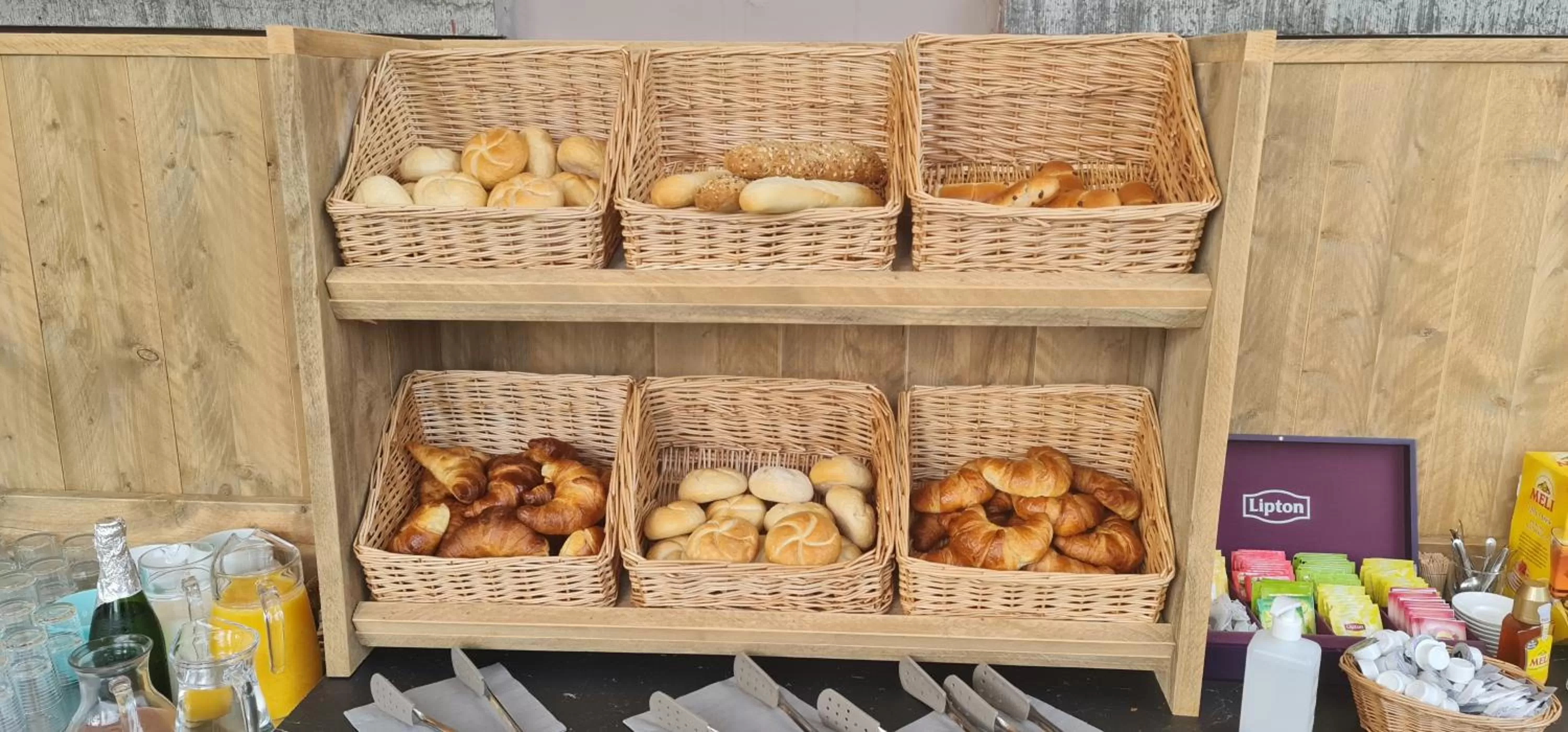 Breakfast in Hotel Vredehof