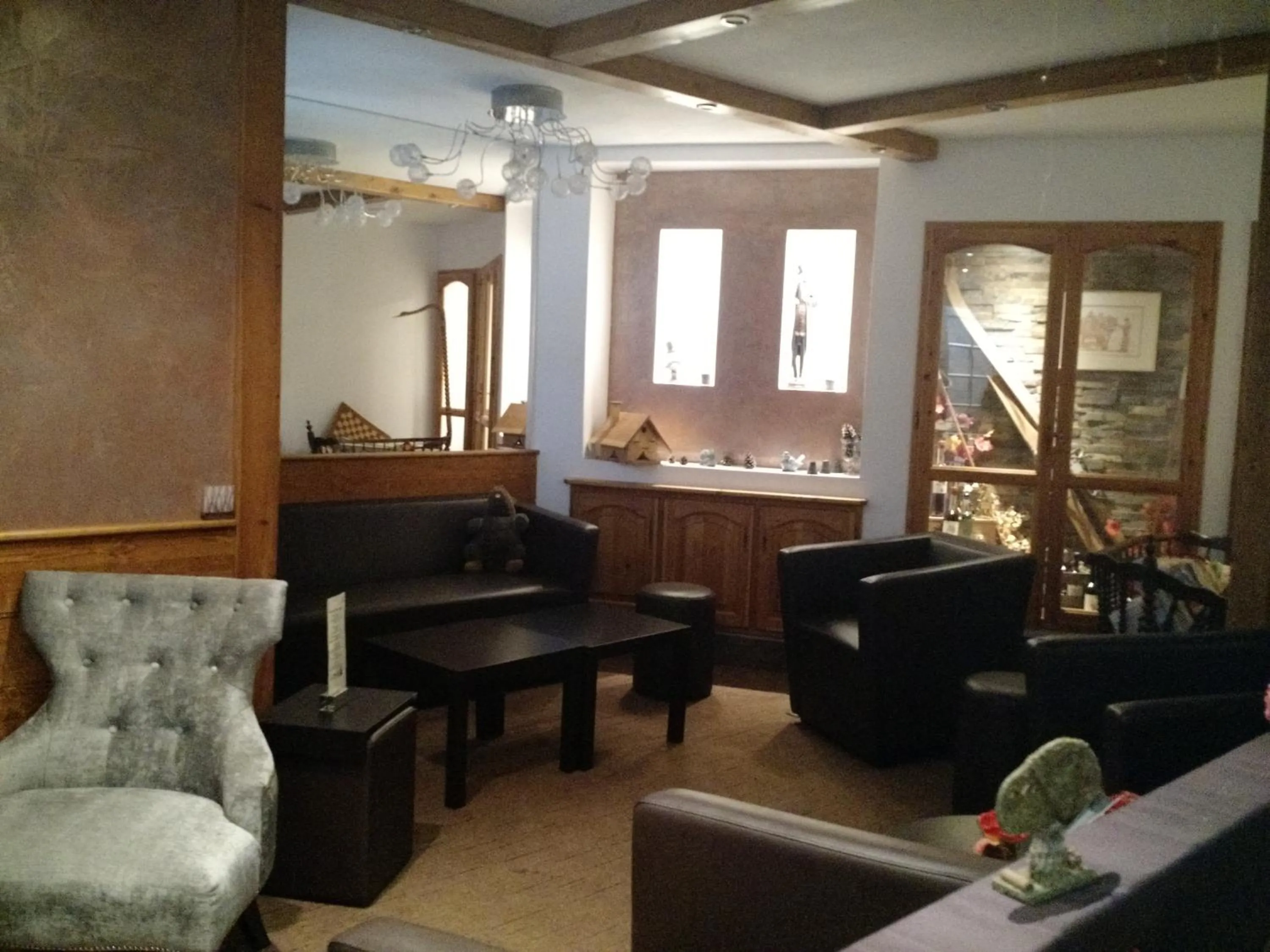 Lounge or bar in Logis Hotel Le Lac
