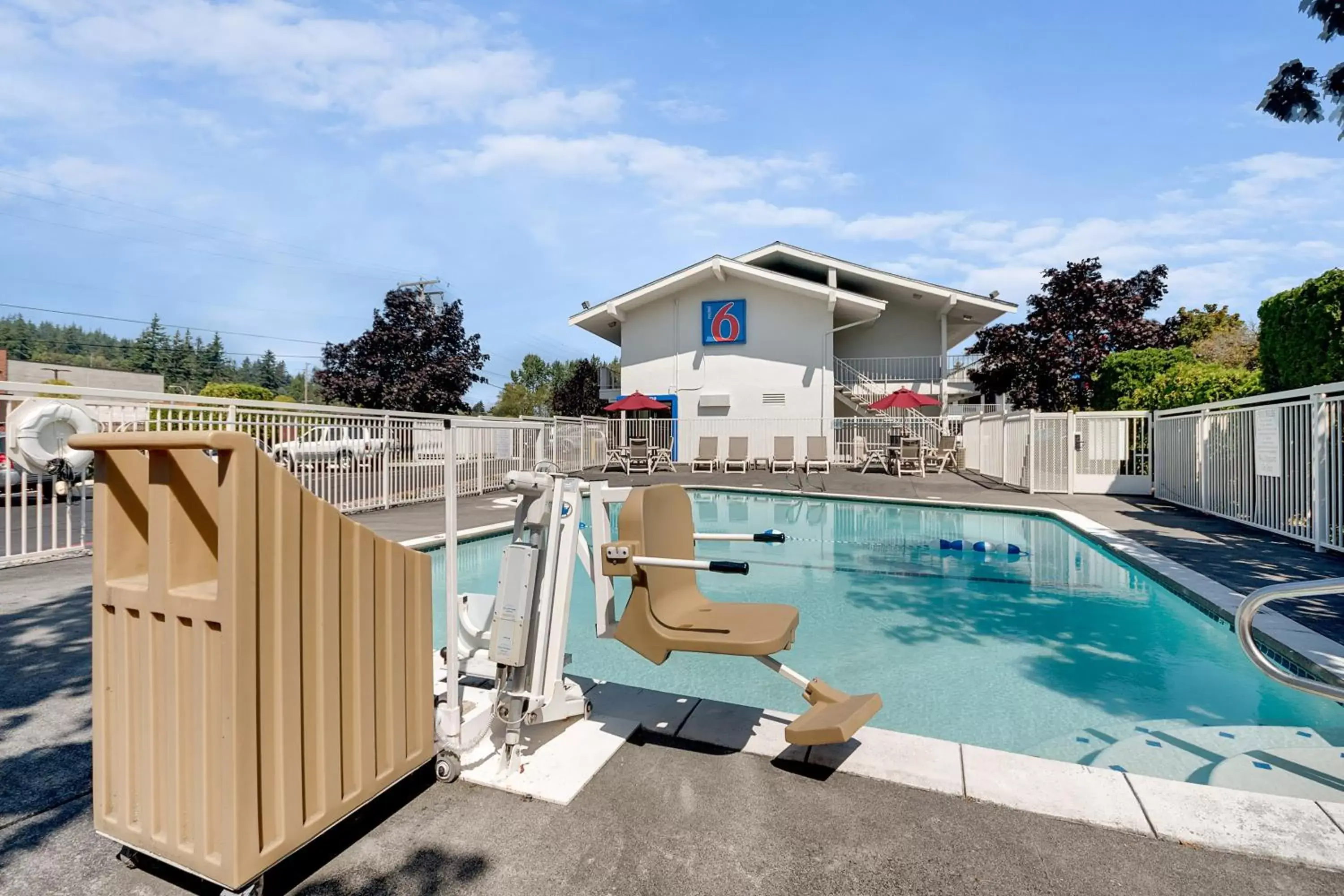 Swimming pool, Property Building in Motel 6-Bellingham, WA