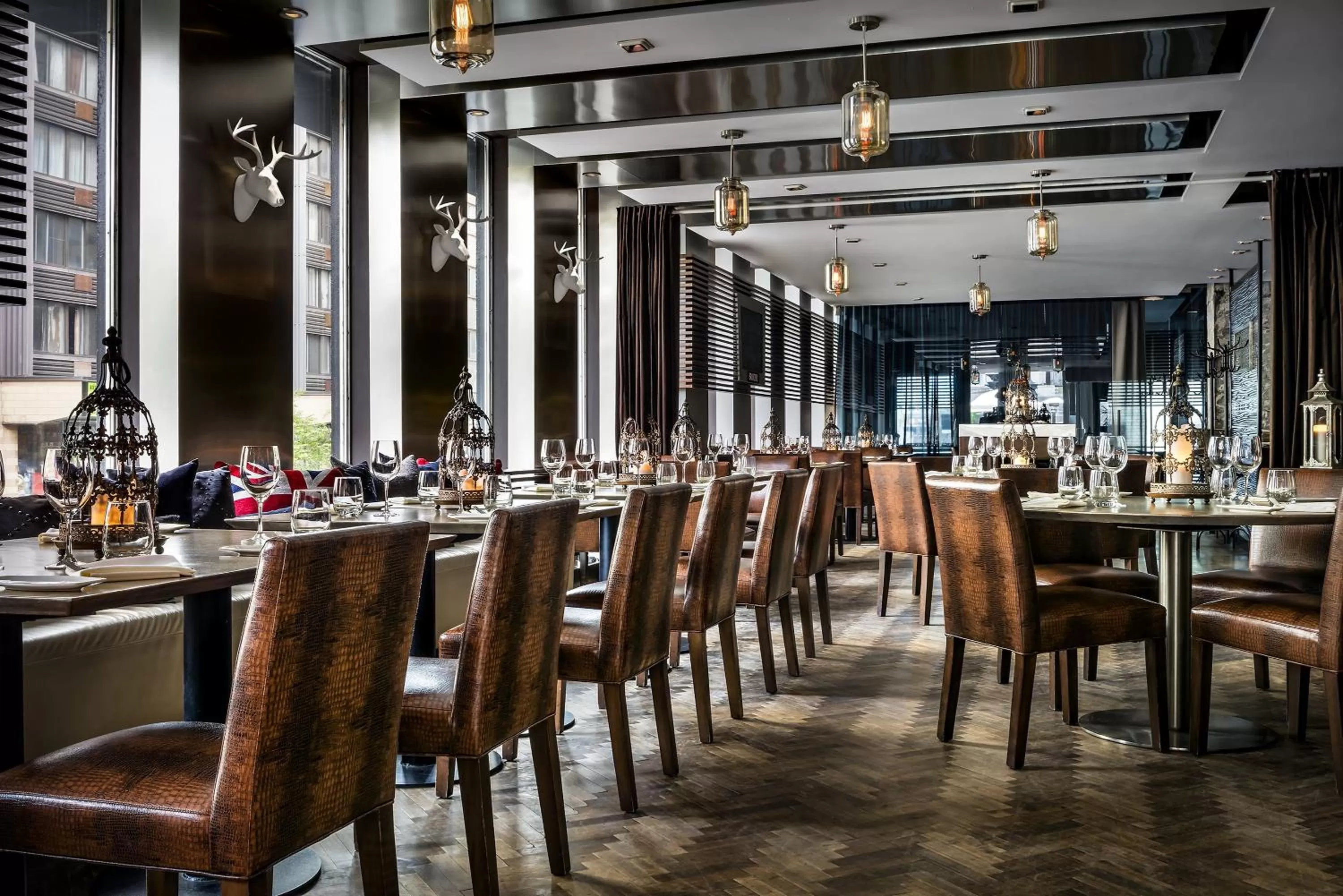 Restaurant/places to eat in SENS Høtel