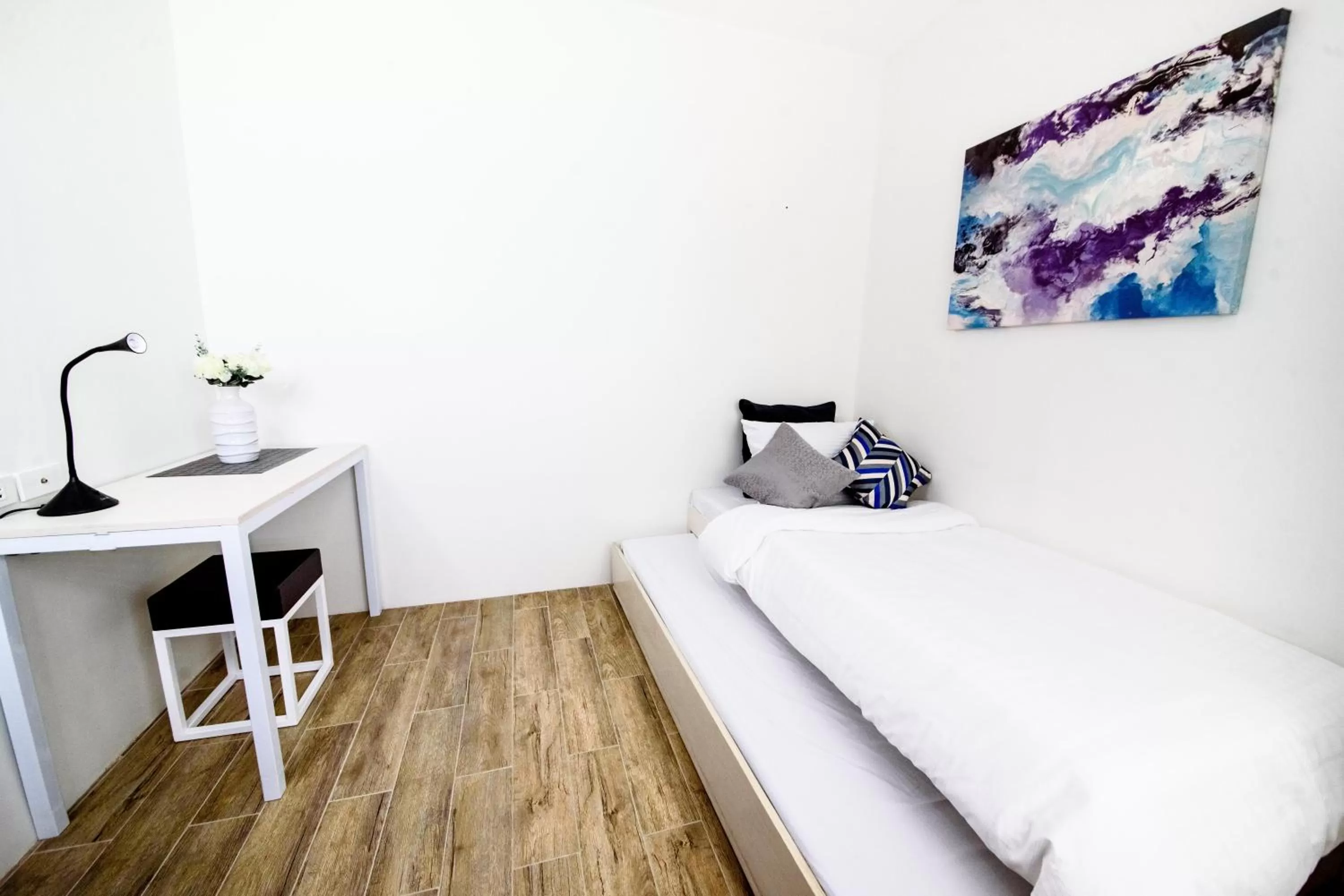 Bedroom, Bed in 1075 Dormitel