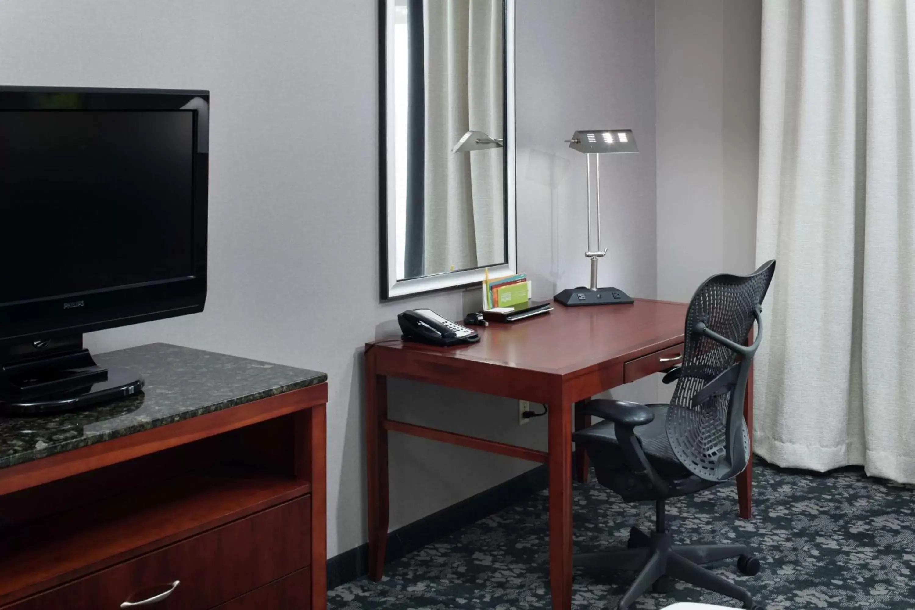 King Room in Hilton Garden Inn Lake Forest Mettawa King Room in Hilton Garden Inn Lake Forest Mettawa