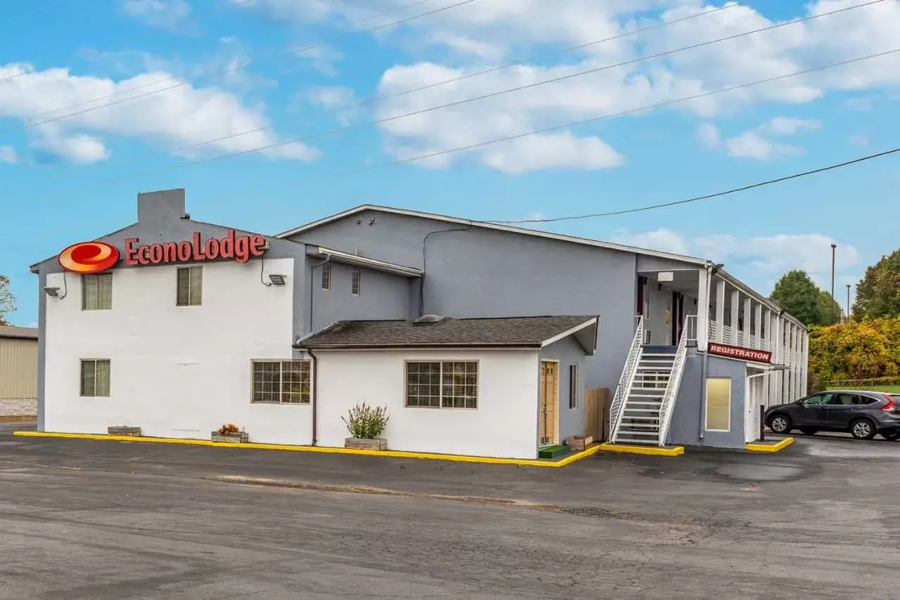 Property Building in Econo Lodge Franklin