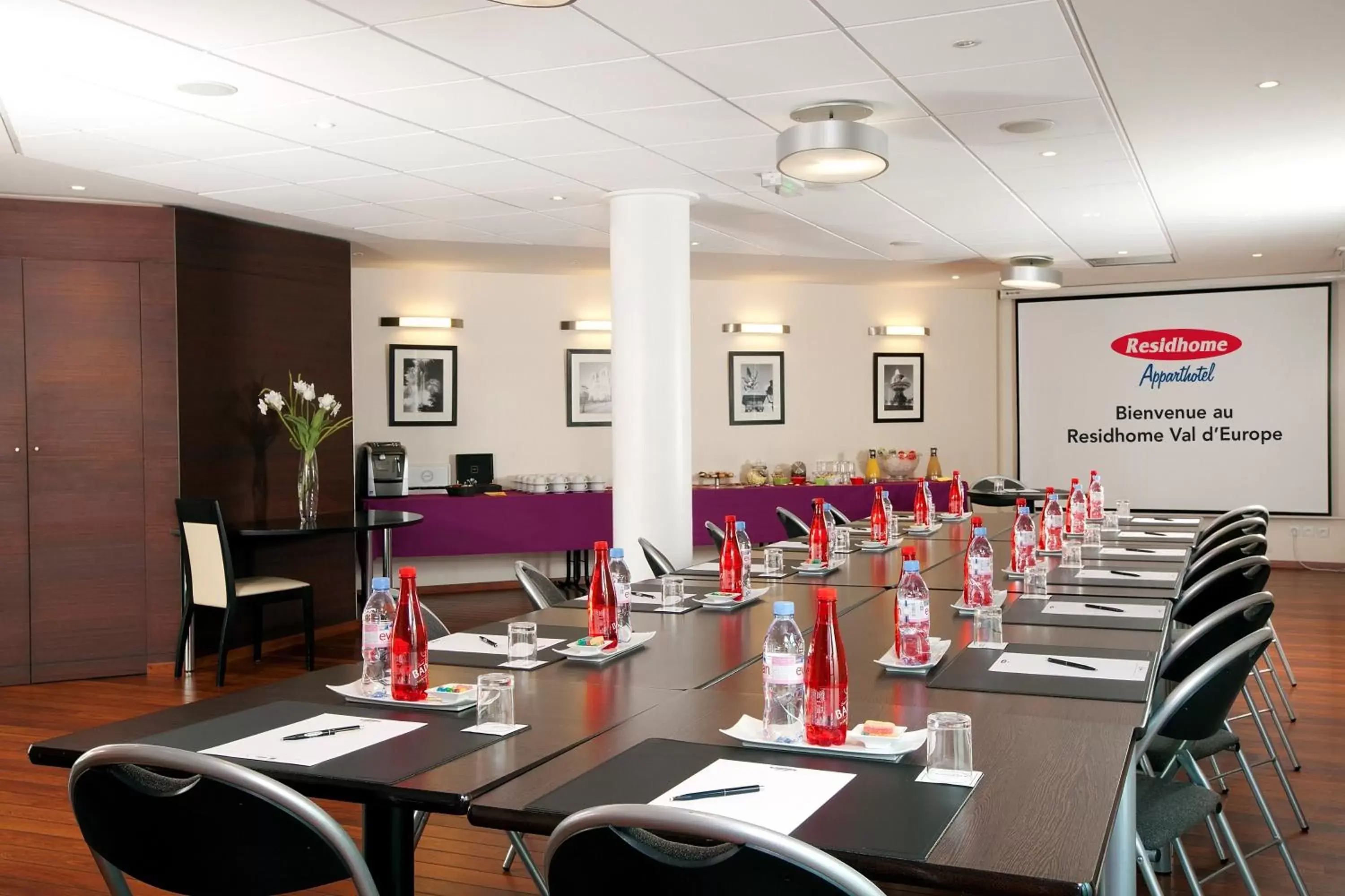 Meeting/conference room, Restaurant/Places to Eat in Residhome Val d'Europe