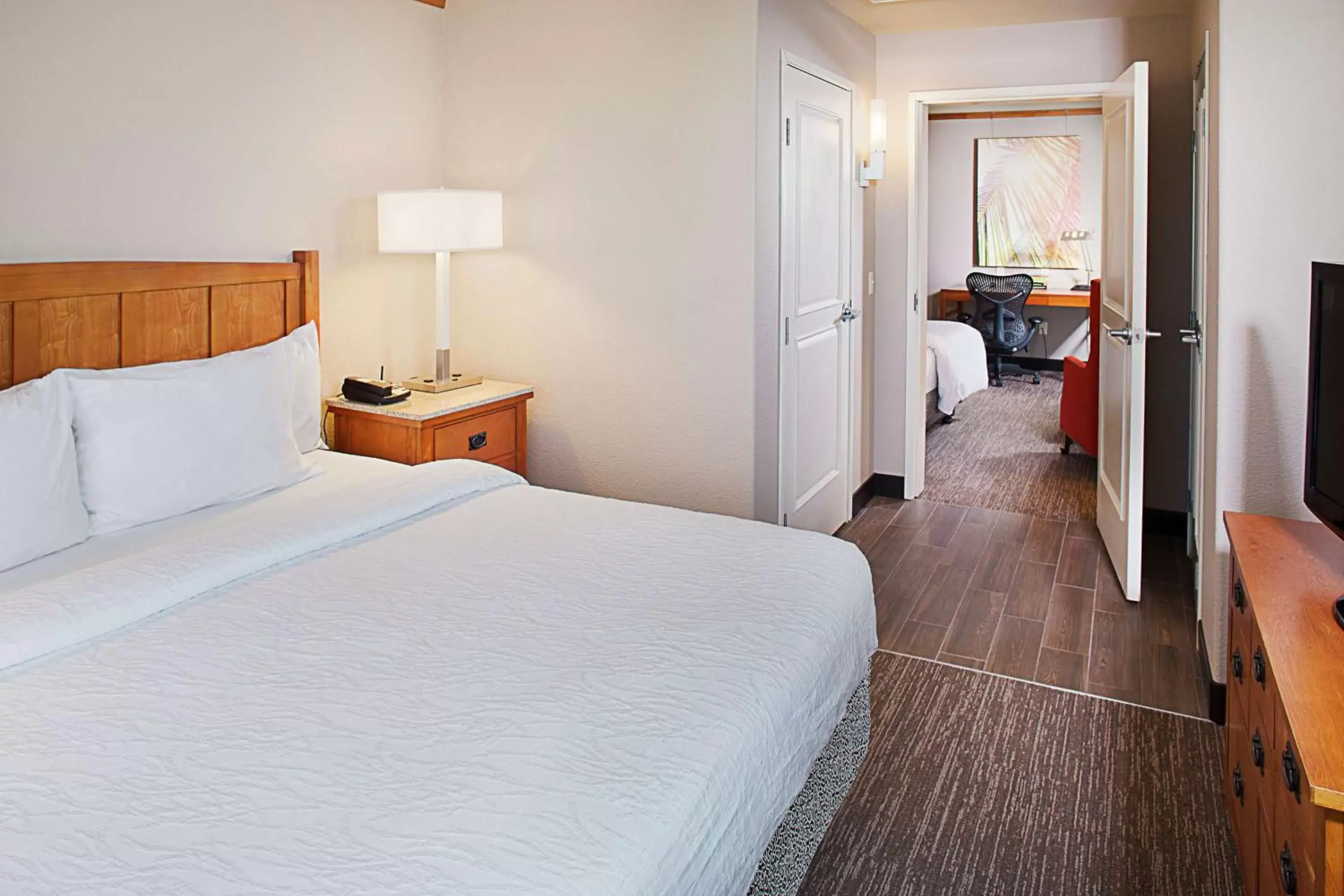 Bedroom, Bed in Hilton Garden Inn San Luis Obispo/Pismo Beach