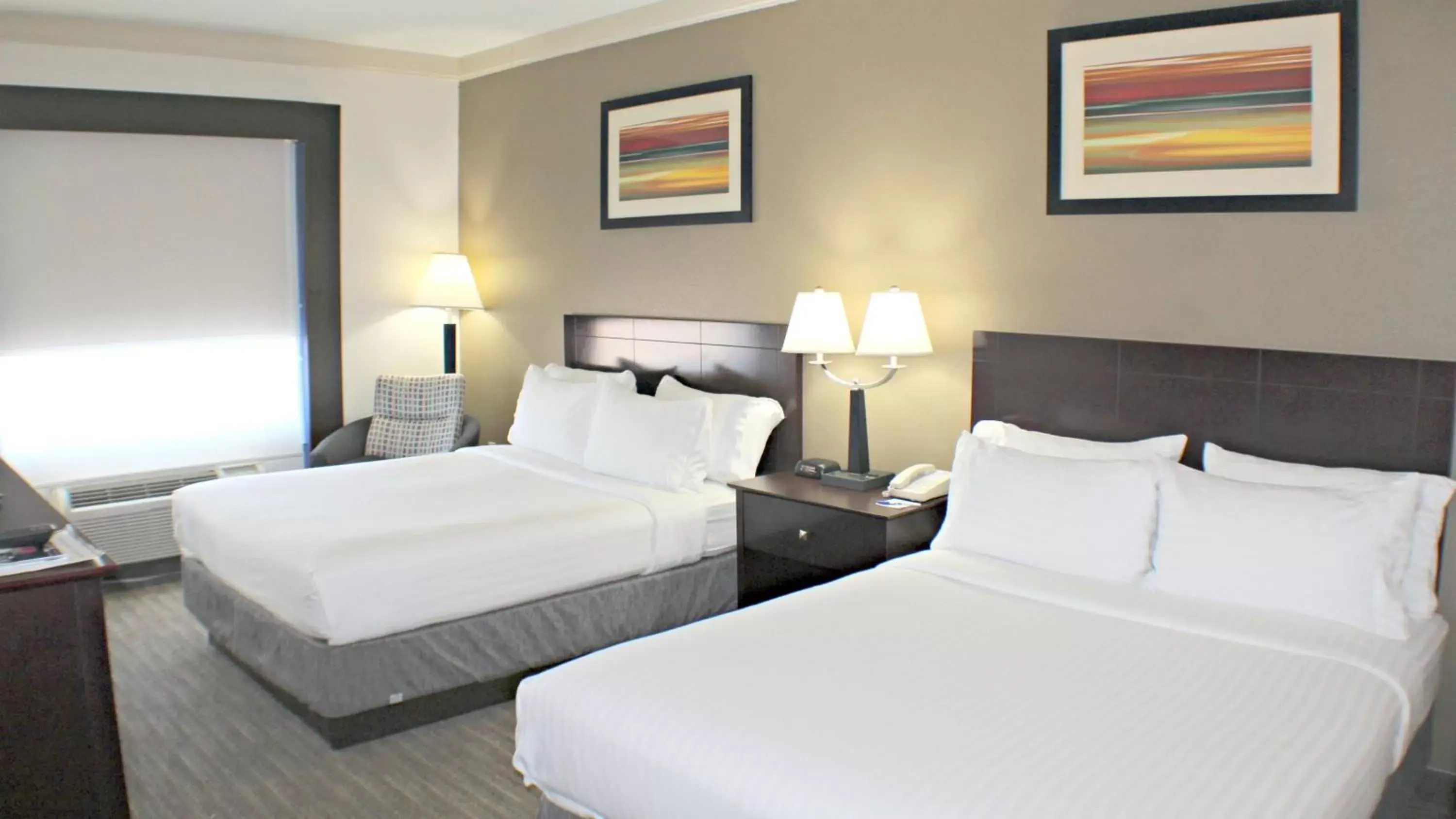 Photo of the whole room, Bed in Holiday Inn Express Hotel & Suites Plainview, an IHG Hotel