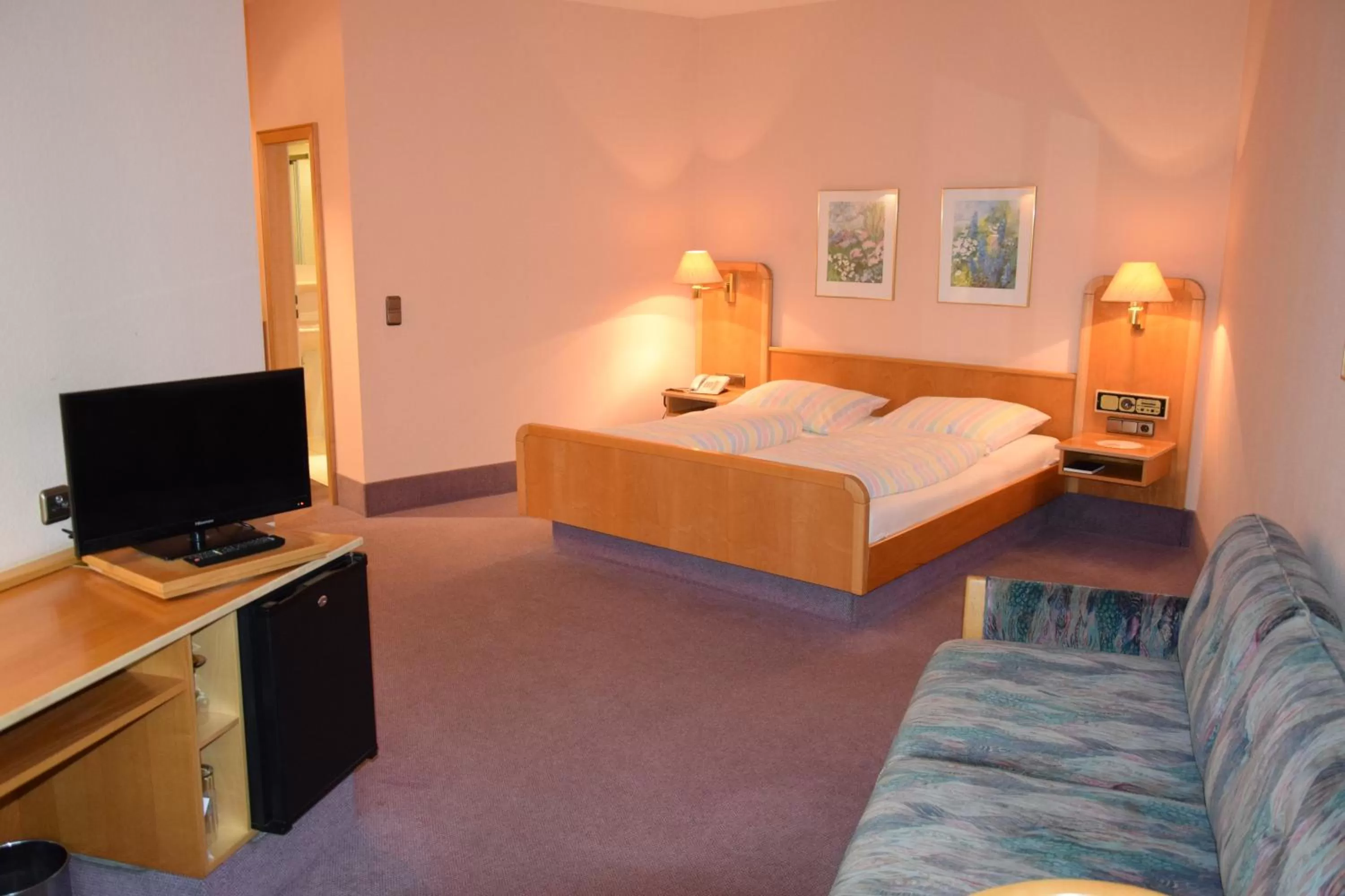 Restaurant/places to eat, Bed in Hotel Grüner Baum