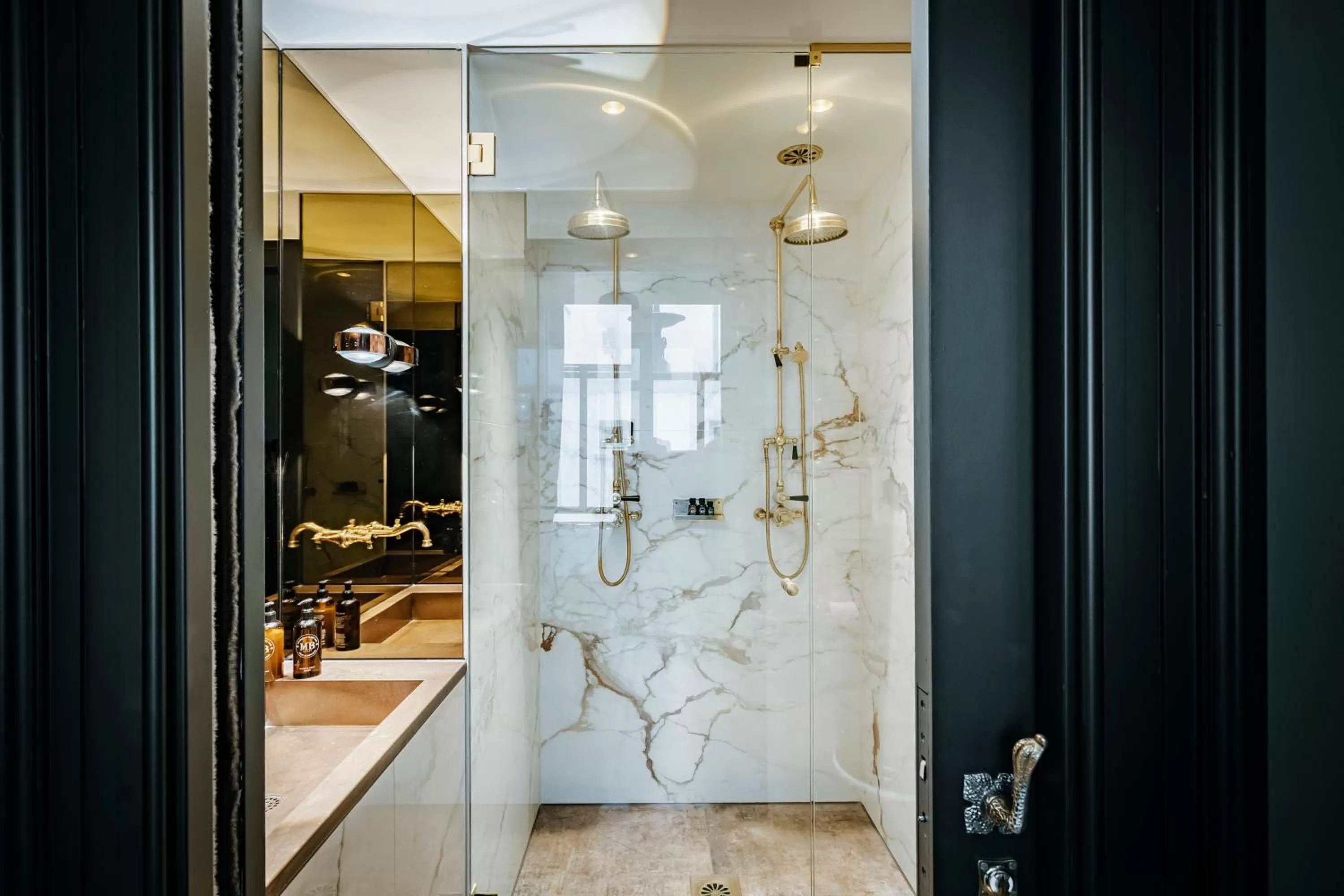 Shower in Boutique Hotel The Noblemen