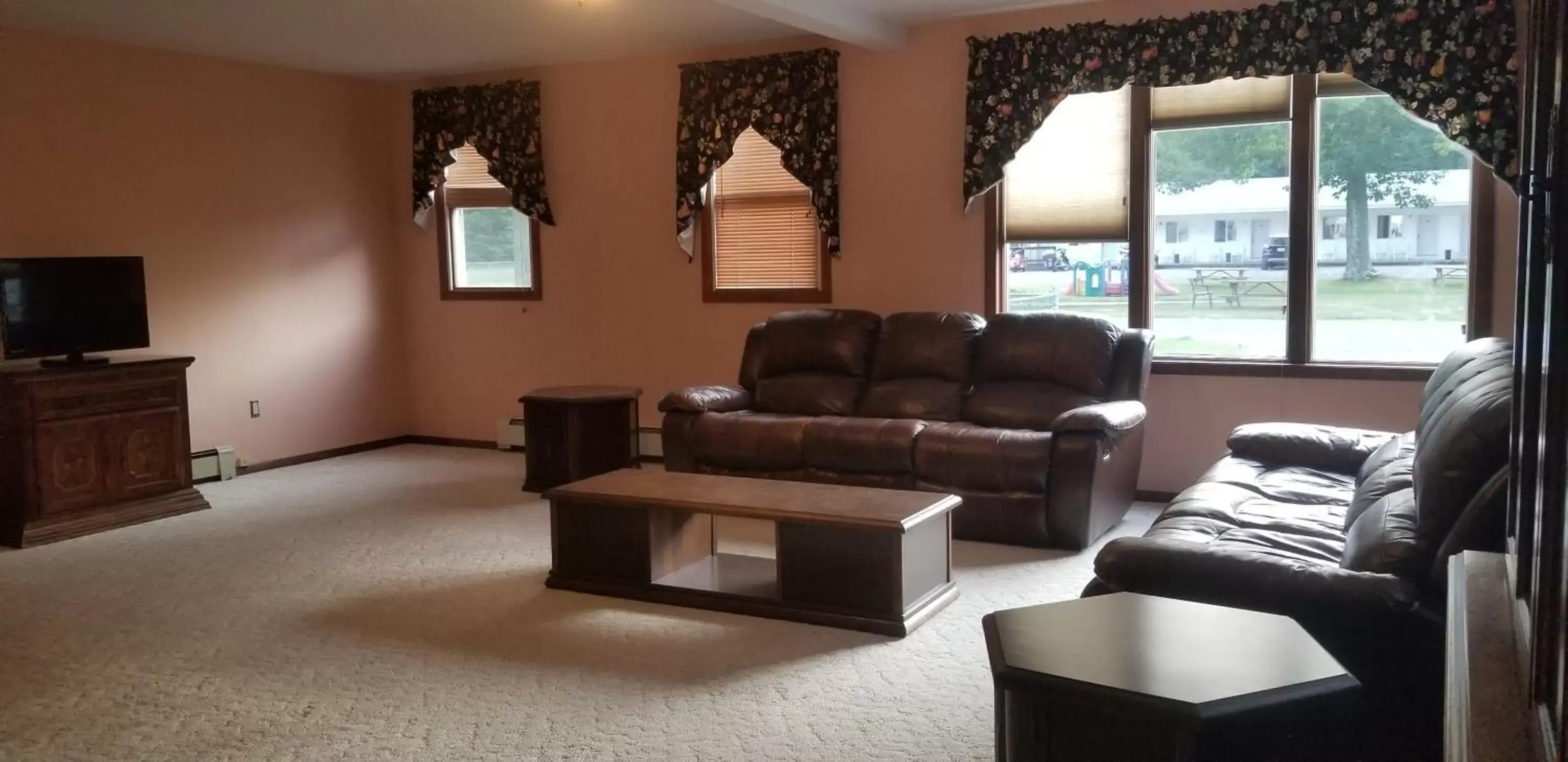 Living room, Seating Area in Red Ranch Inn