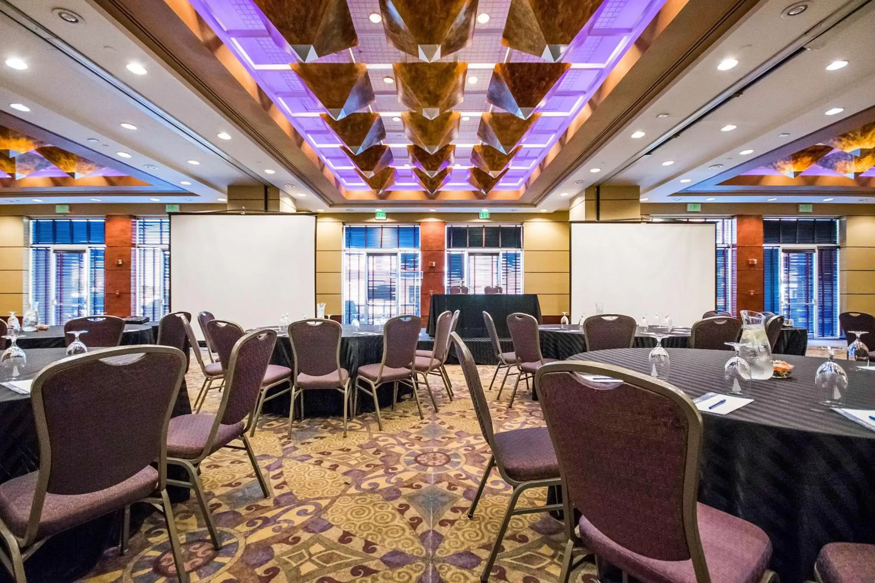 Meeting/conference room, Restaurant/Places to Eat in Pier 5 Hotel Baltimore, Curio Collection by Hilton