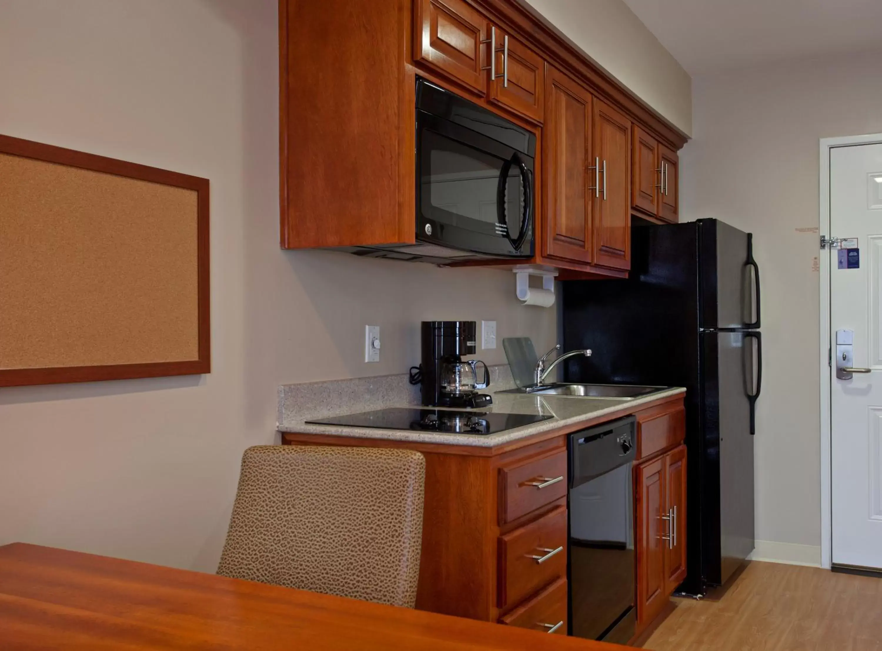 Photo of the whole room, Kitchen/Kitchenette in Candlewood Suites LAX Hawthorne, an IHG Hotel
