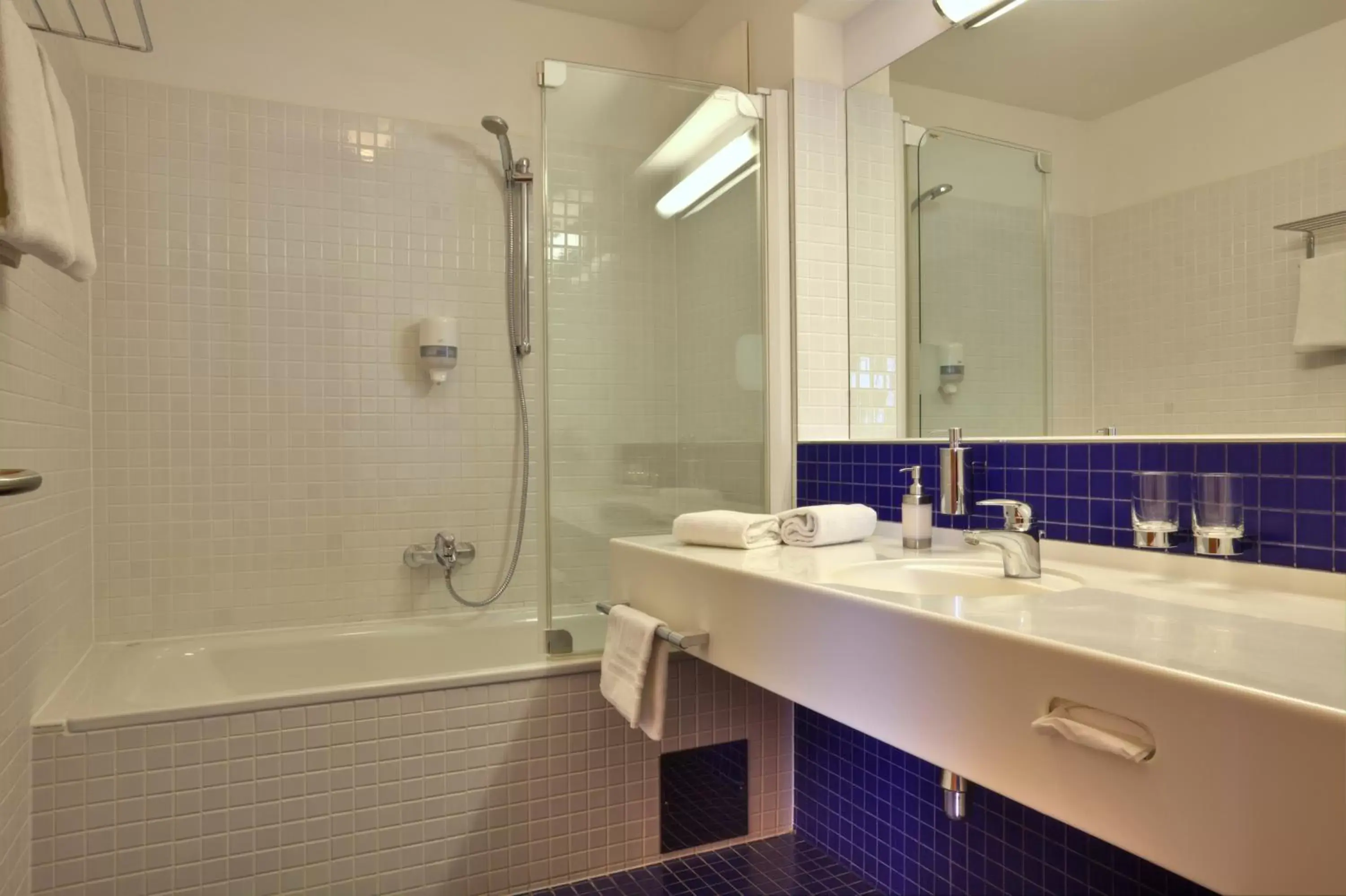 Shower, Bathroom in Wohlfühlhotel Goiserer Mühle