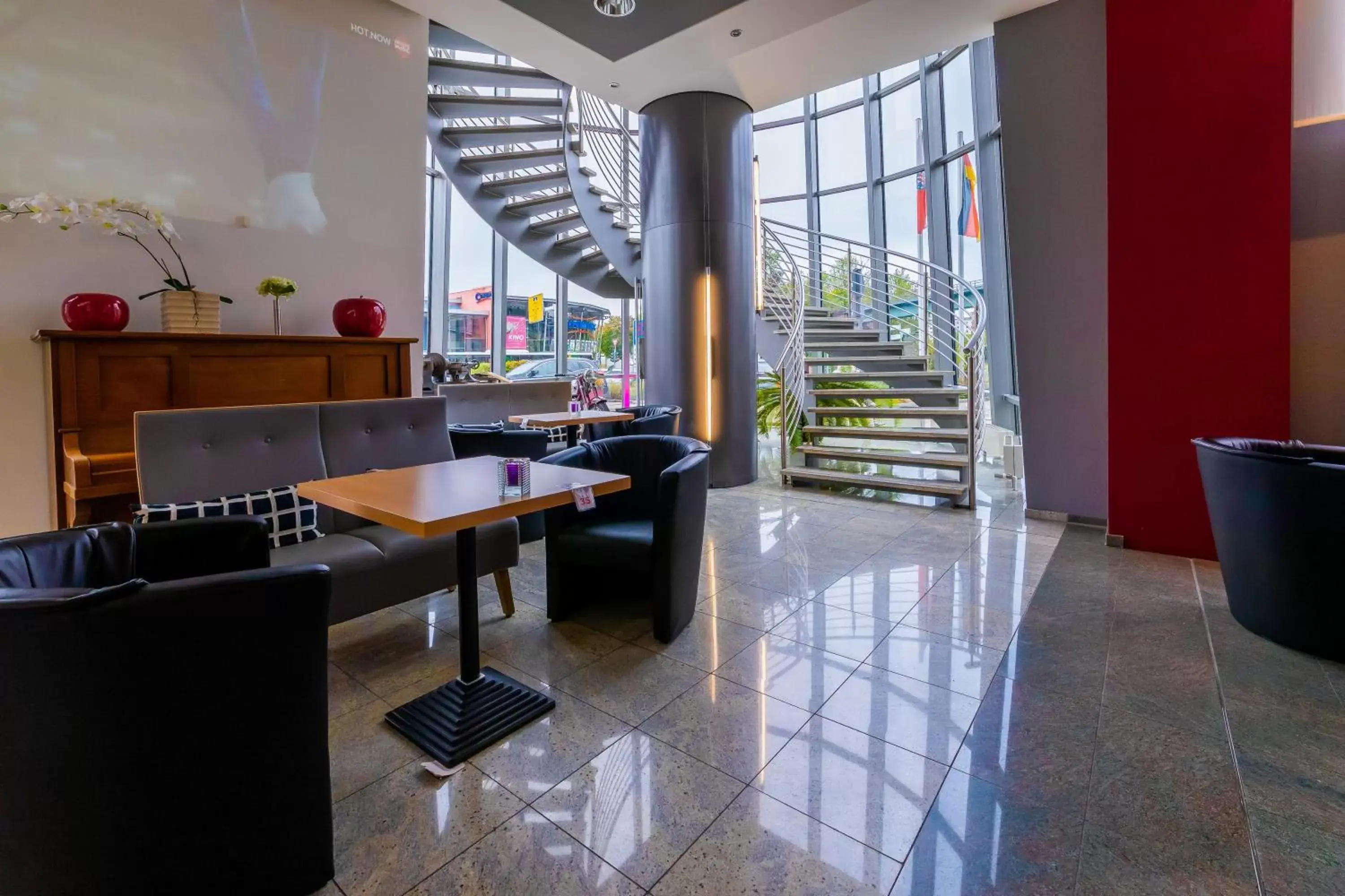 Lobby or reception, Restaurant/Places to Eat in City Hotel Suhl