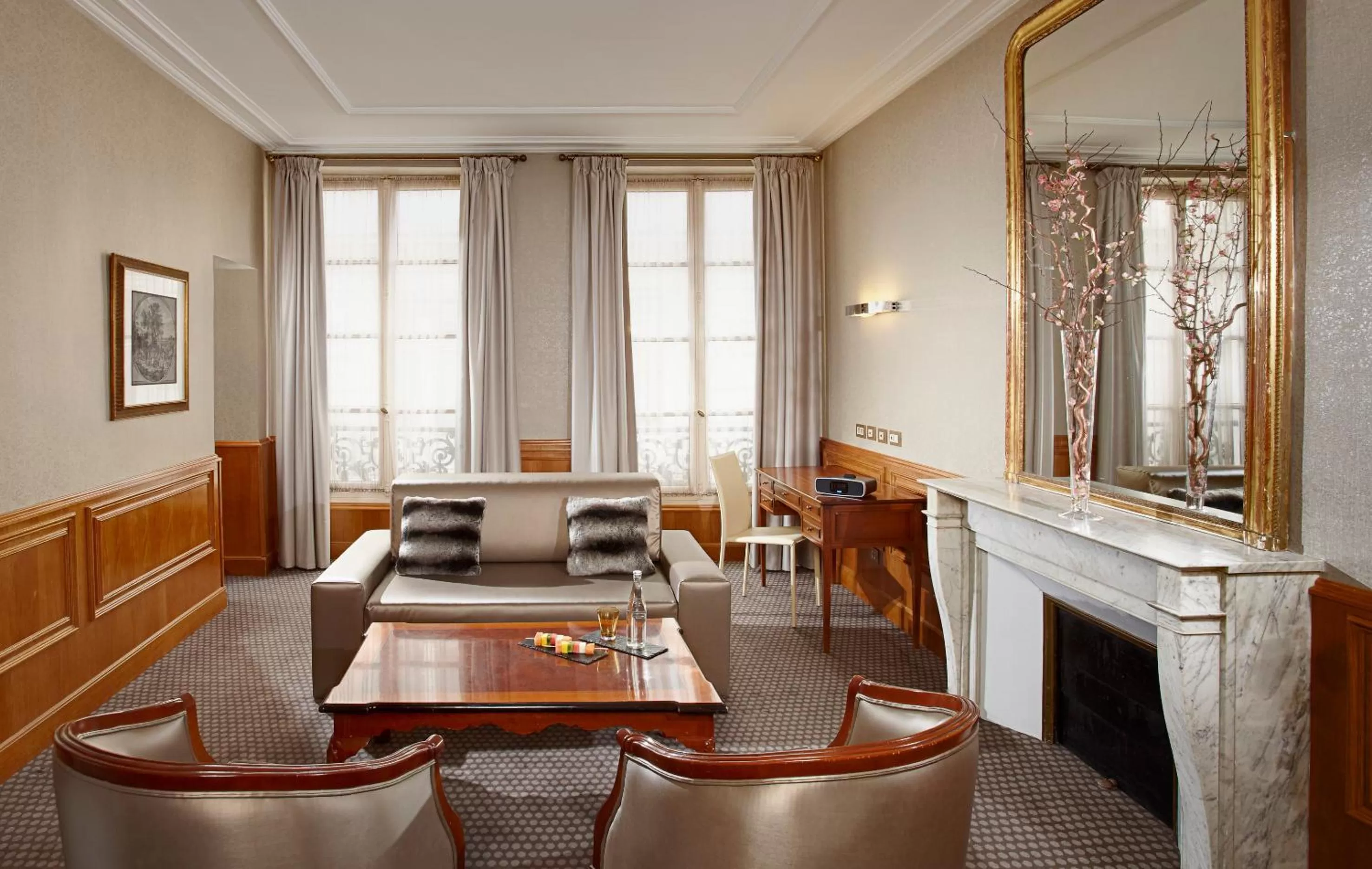 Living room in Meliá Paris Vendôme