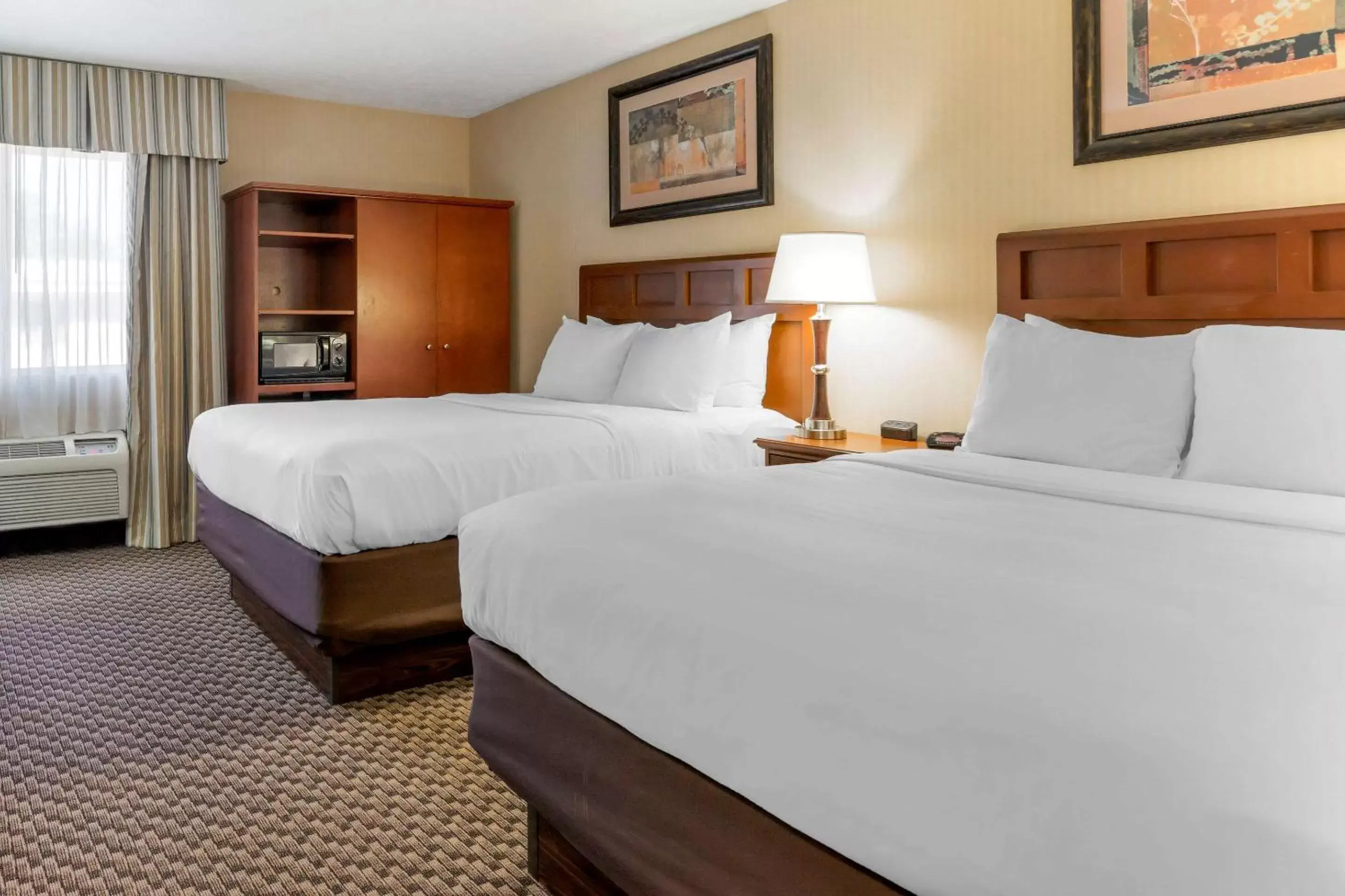 Photo of the whole room, Bed in Comfort Inn Traverse City