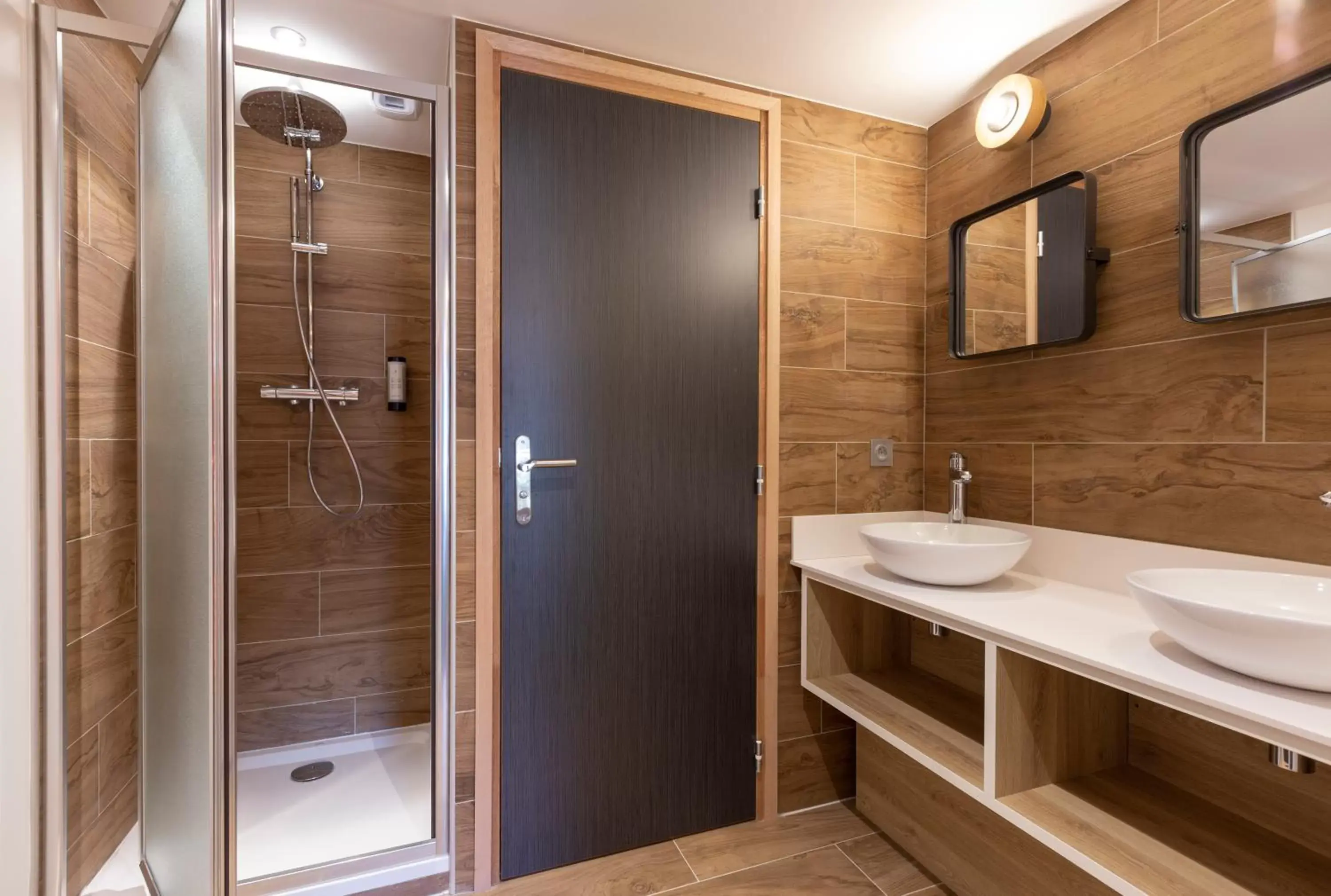 Bathroom in Hotel Base Camp Lodge - Bourg Saint Maurice