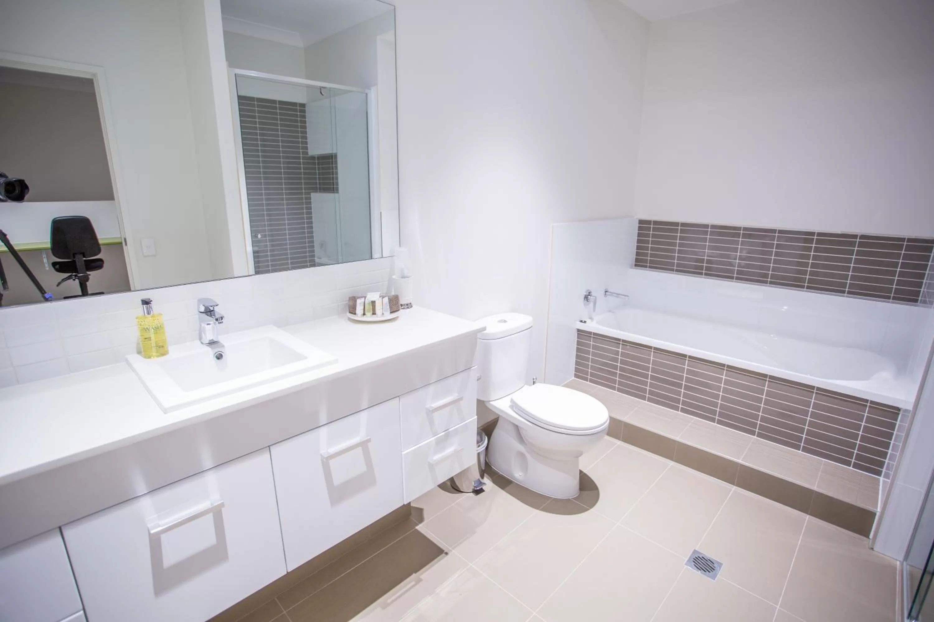 Bathroom in Spinifex Motel and Serviced Apartments