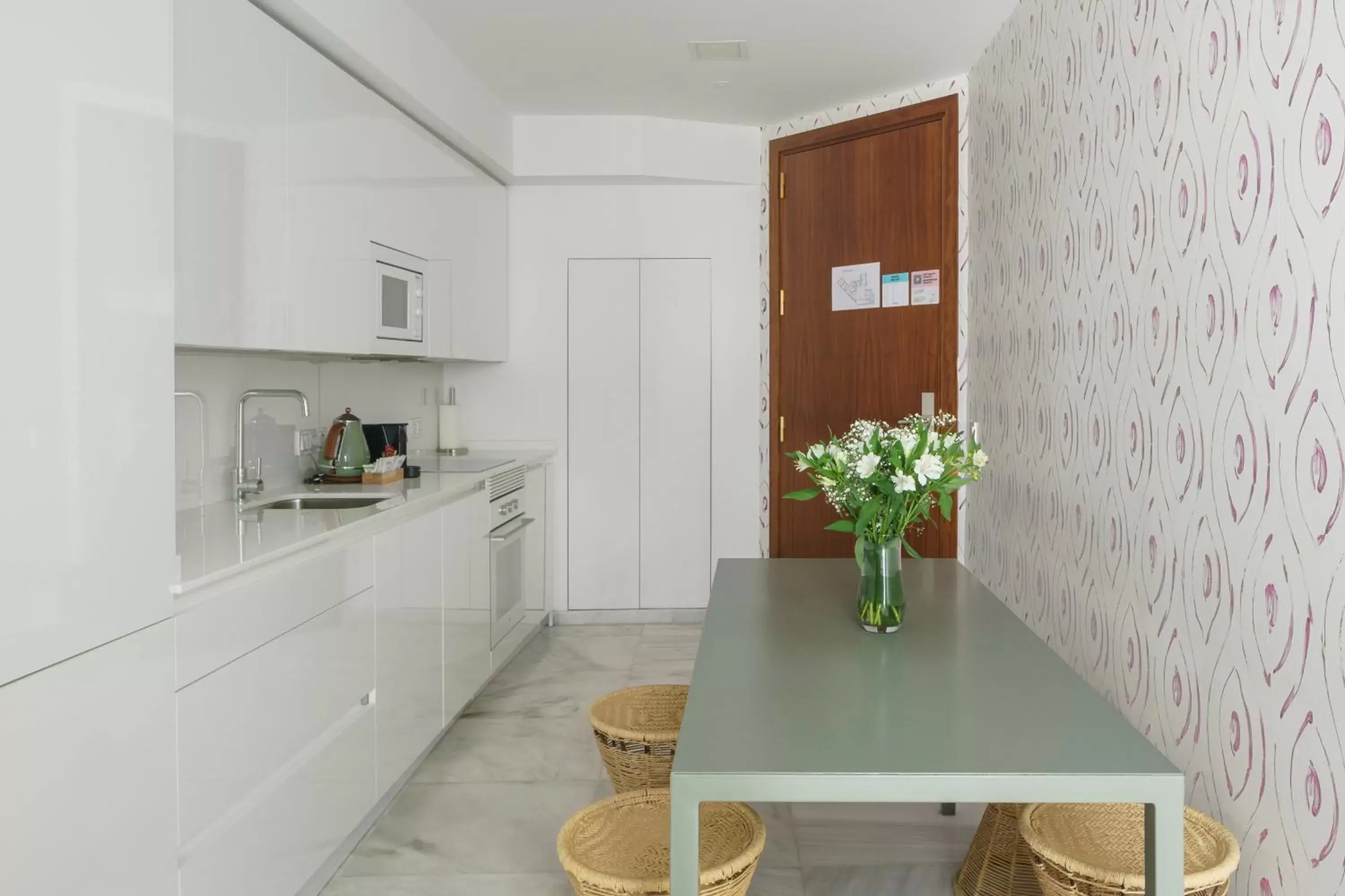 Dining area, Kitchen/Kitchenette in numa I Molina Apartments