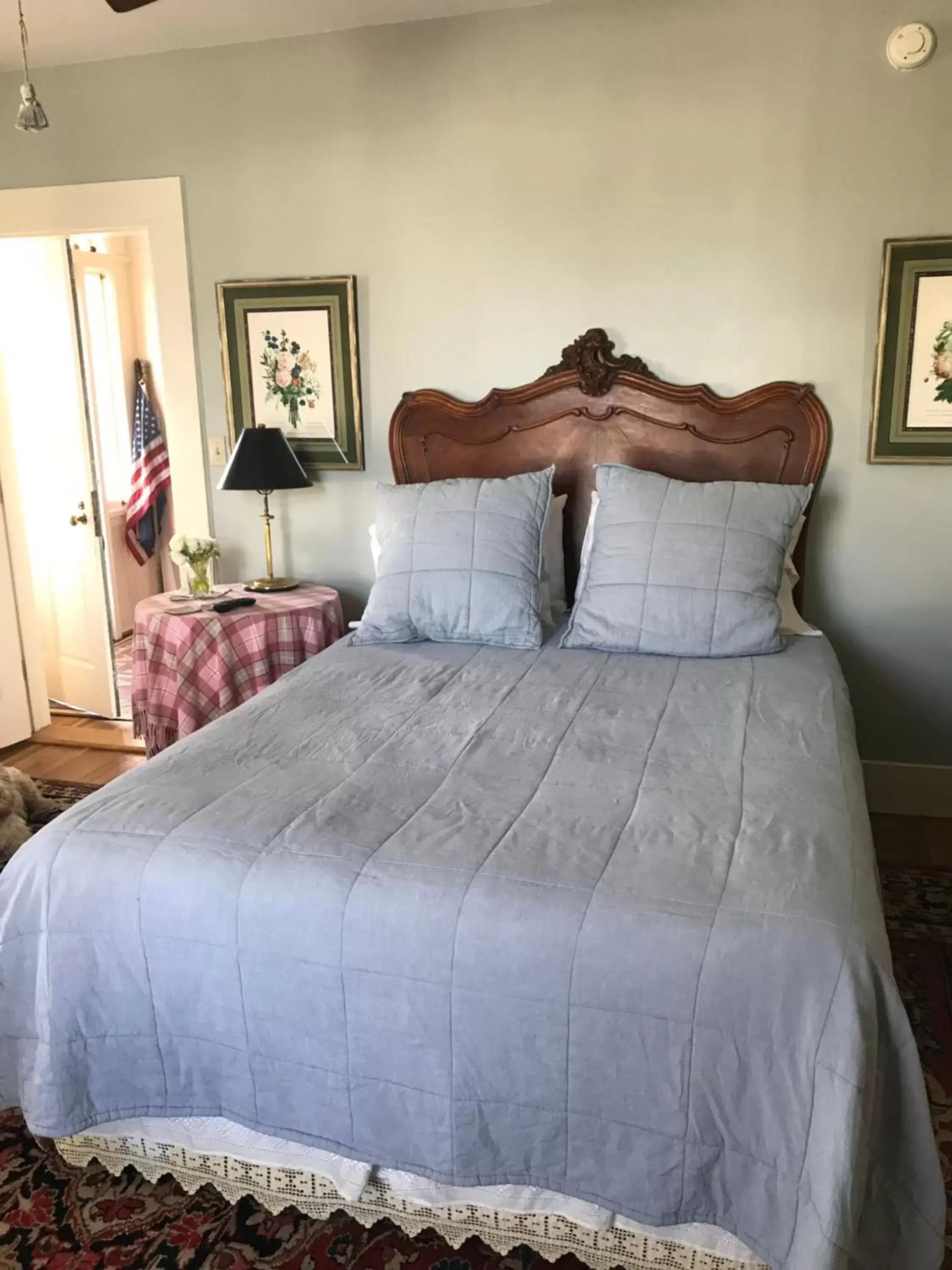 Bed in Topsides Bed & Breakfast