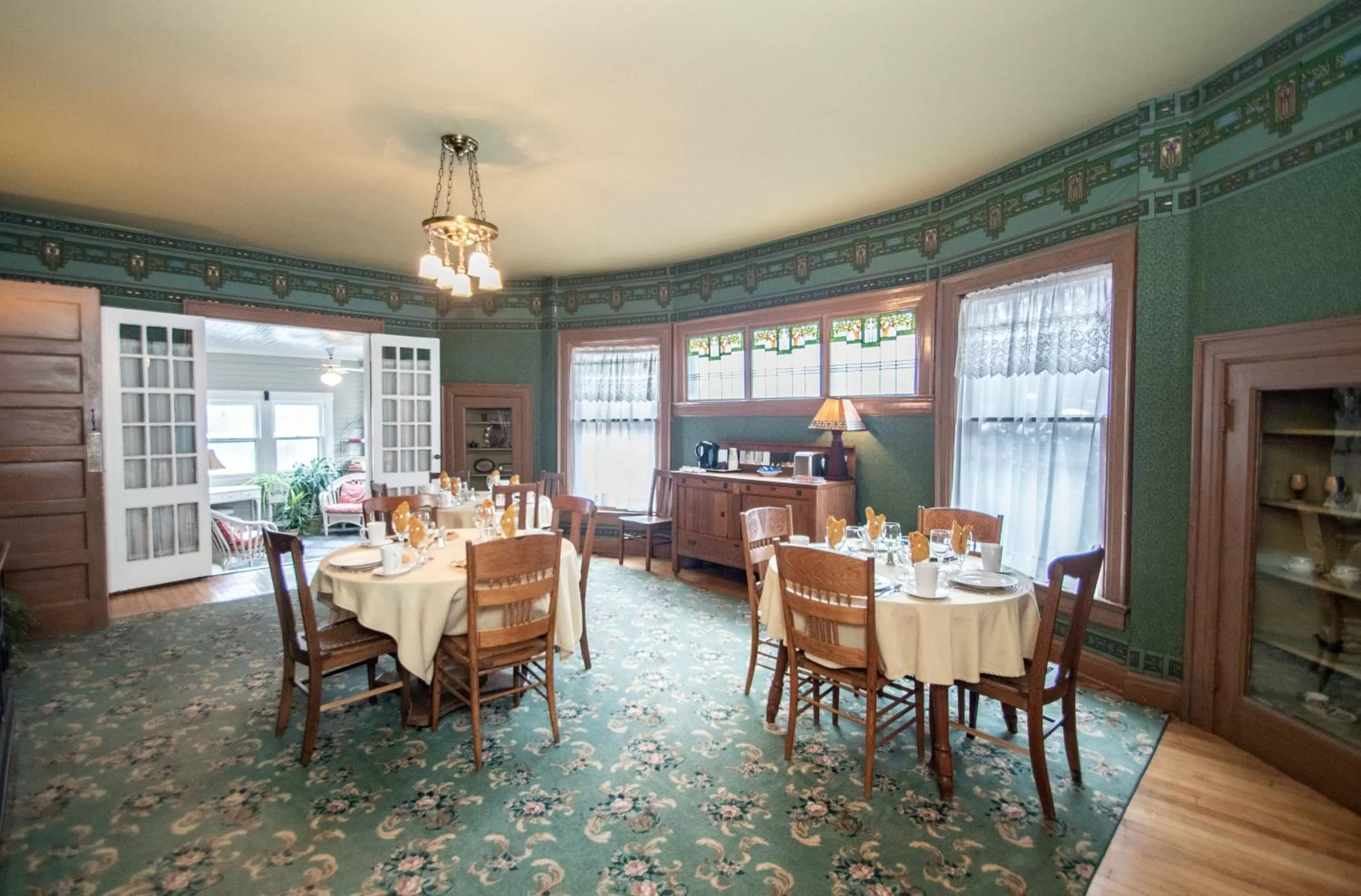 Breakfast, Restaurant/Places to Eat in Looking Glass Inn