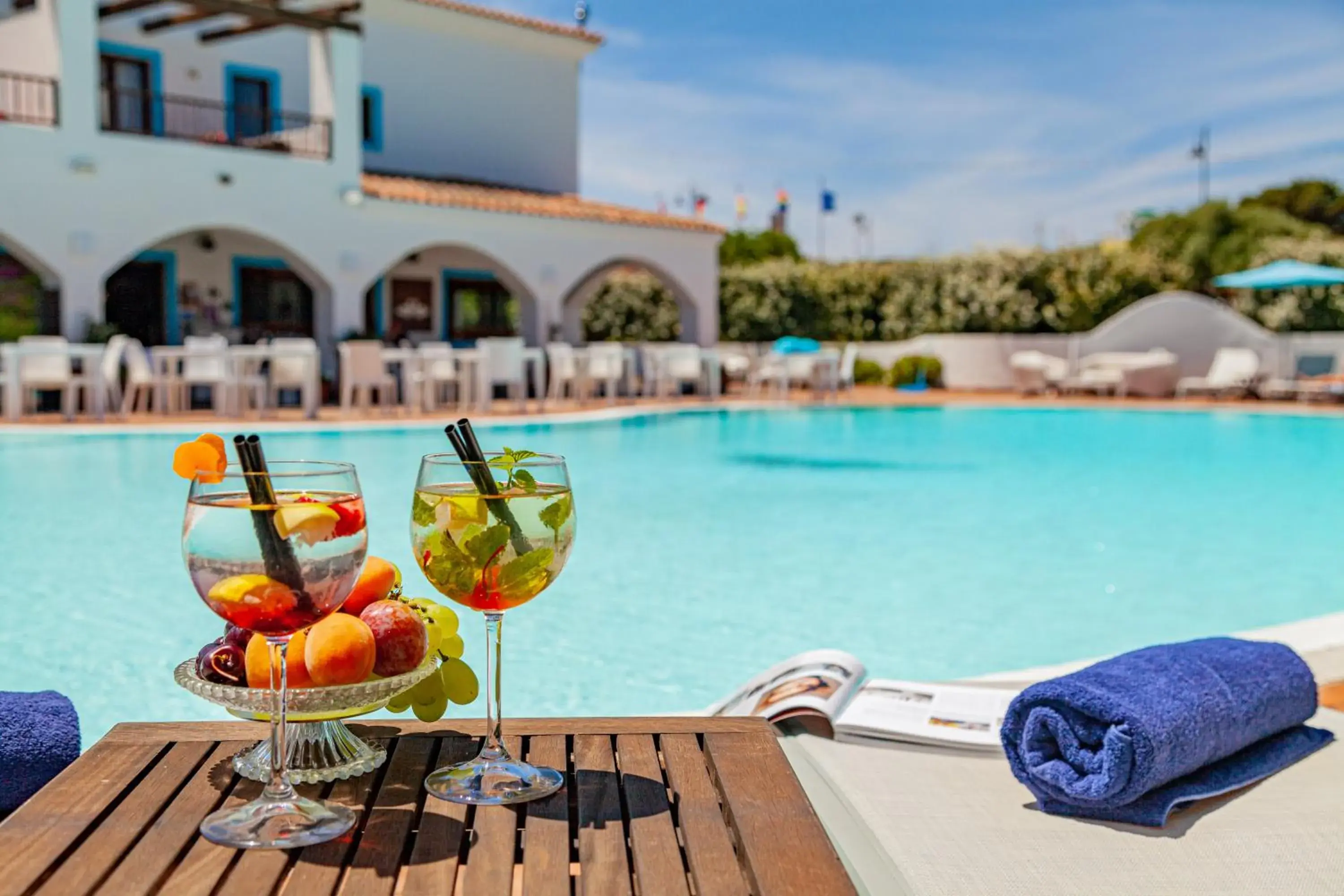 Food and drinks, Swimming Pool in Hotel La Funtana