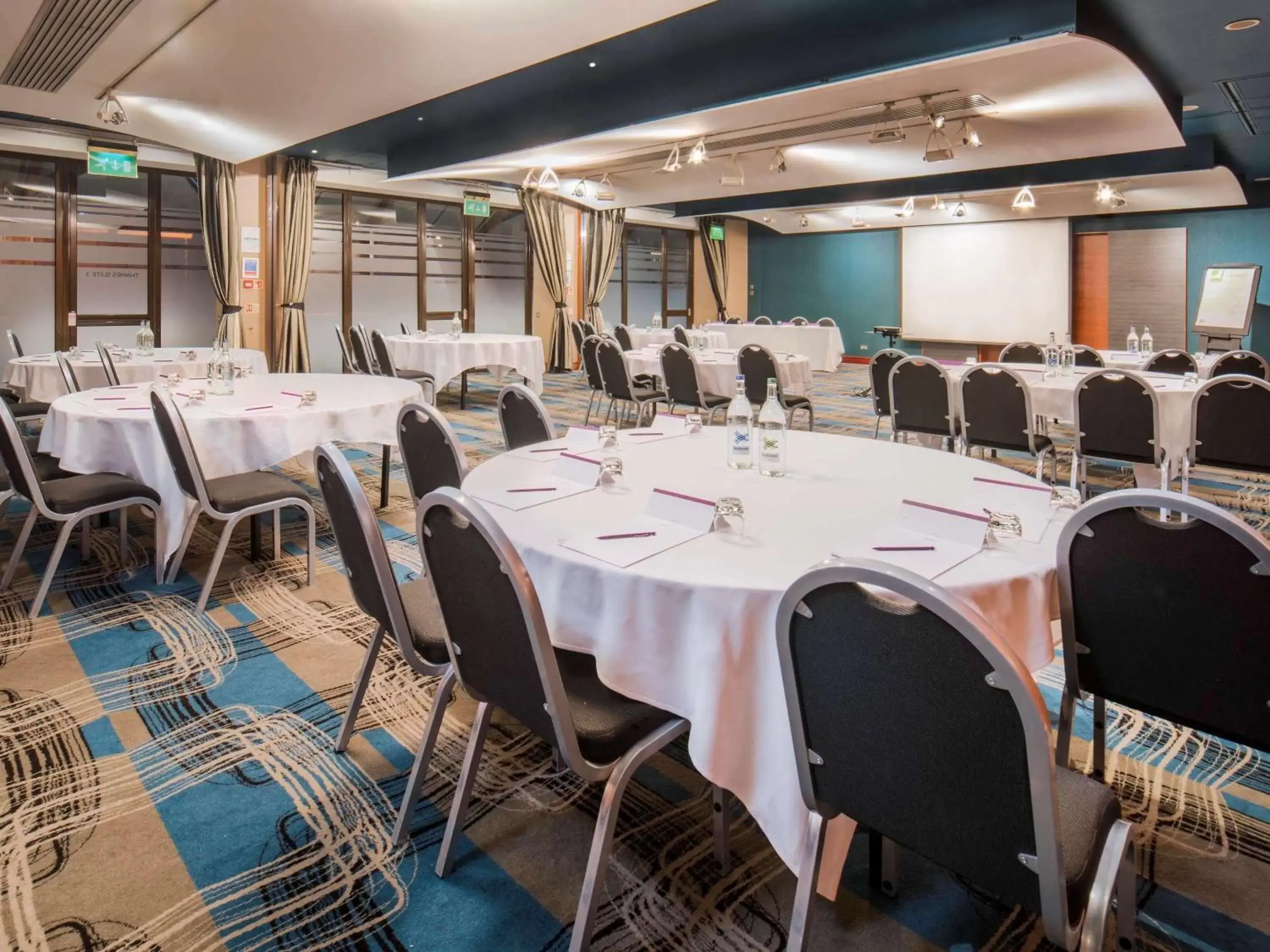 Meeting/conference room in Mercure London Heathrow Airport