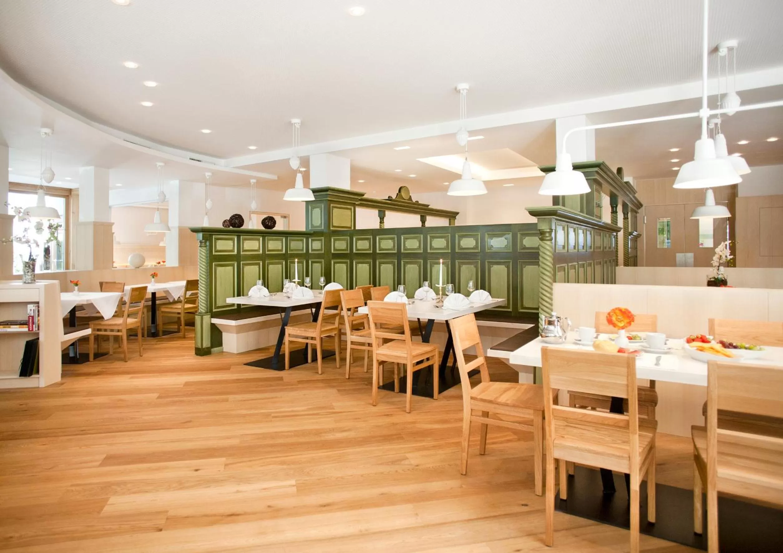 Restaurant/places to eat in Alphotel Innsbruck