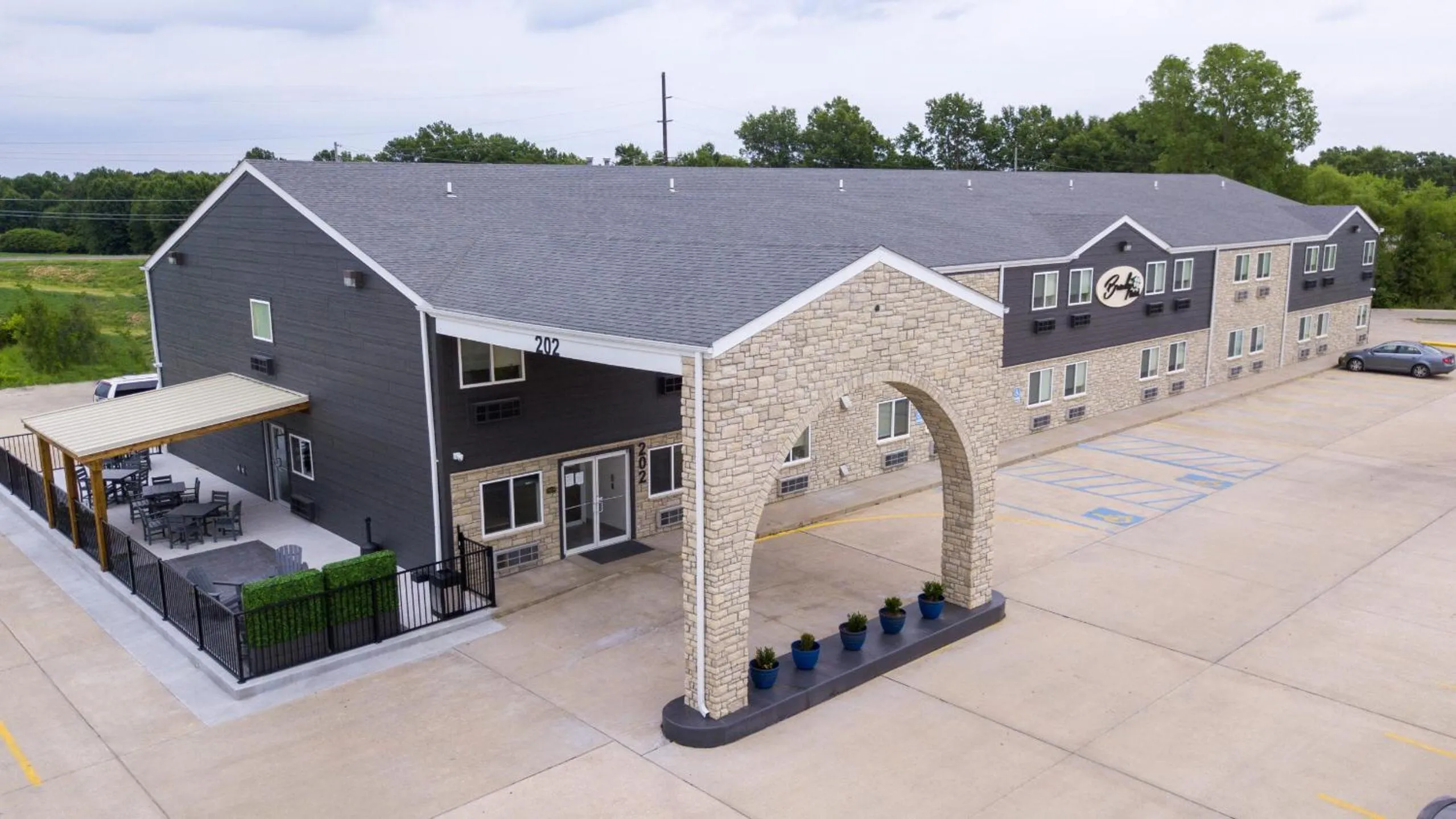 Property Building in Americas Best Value Inn New Florence