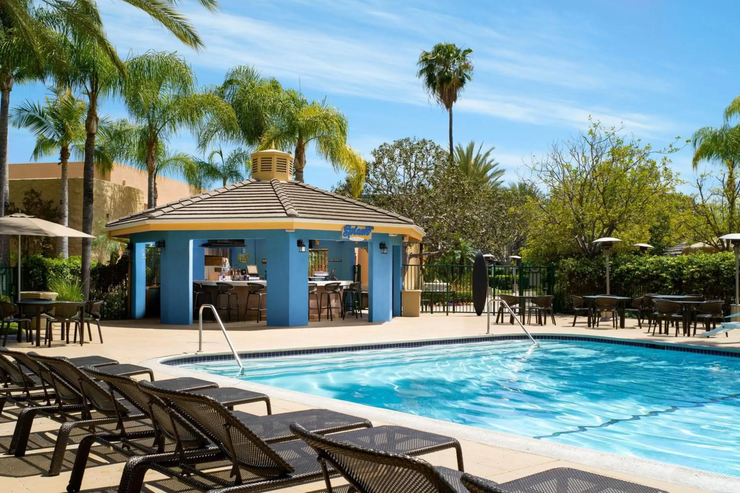 Swimming Pool in Sheraton Park Hotel at the Anaheim Resort