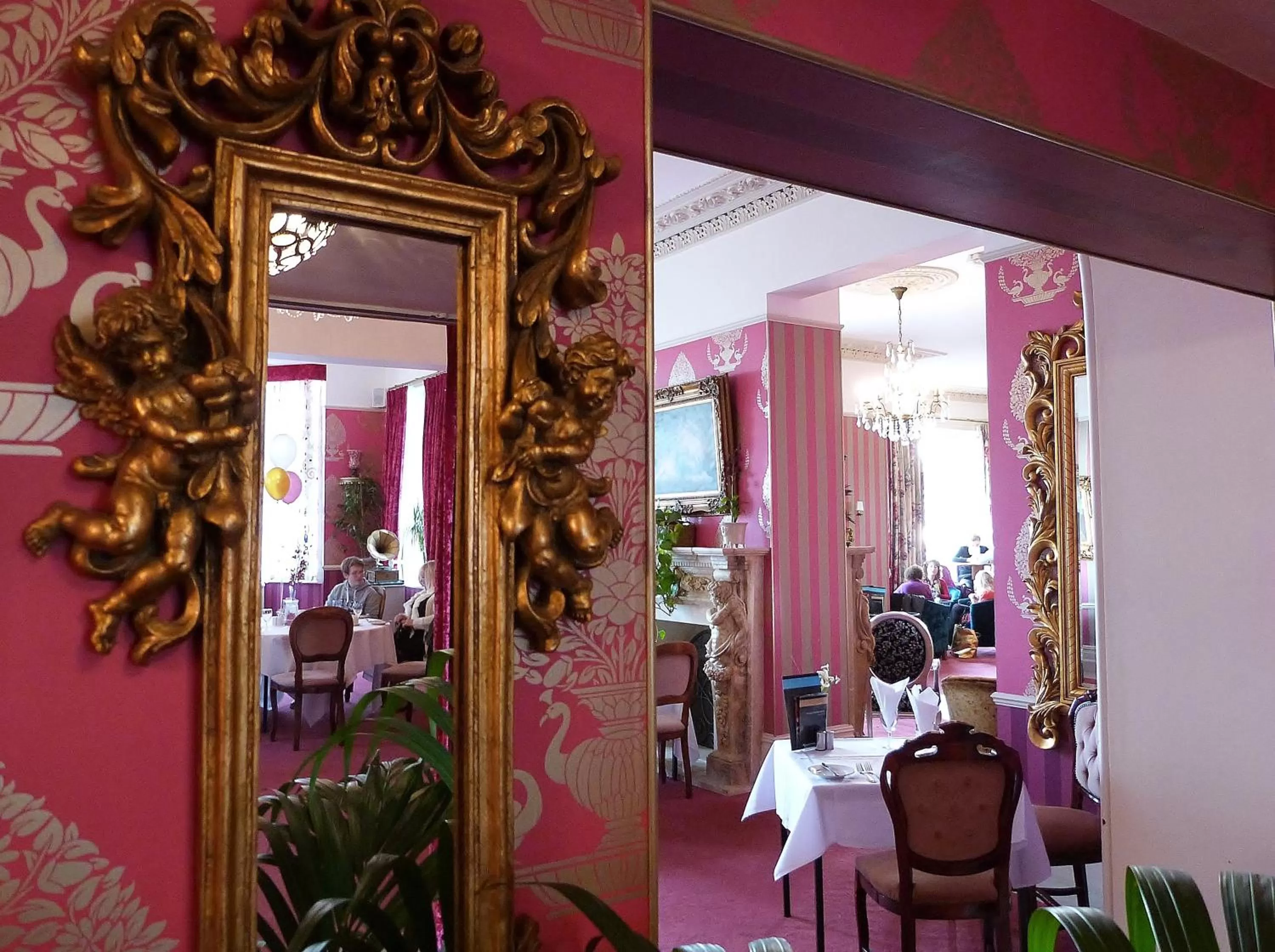 Restaurant/Places to Eat in Cottonwood Boutique