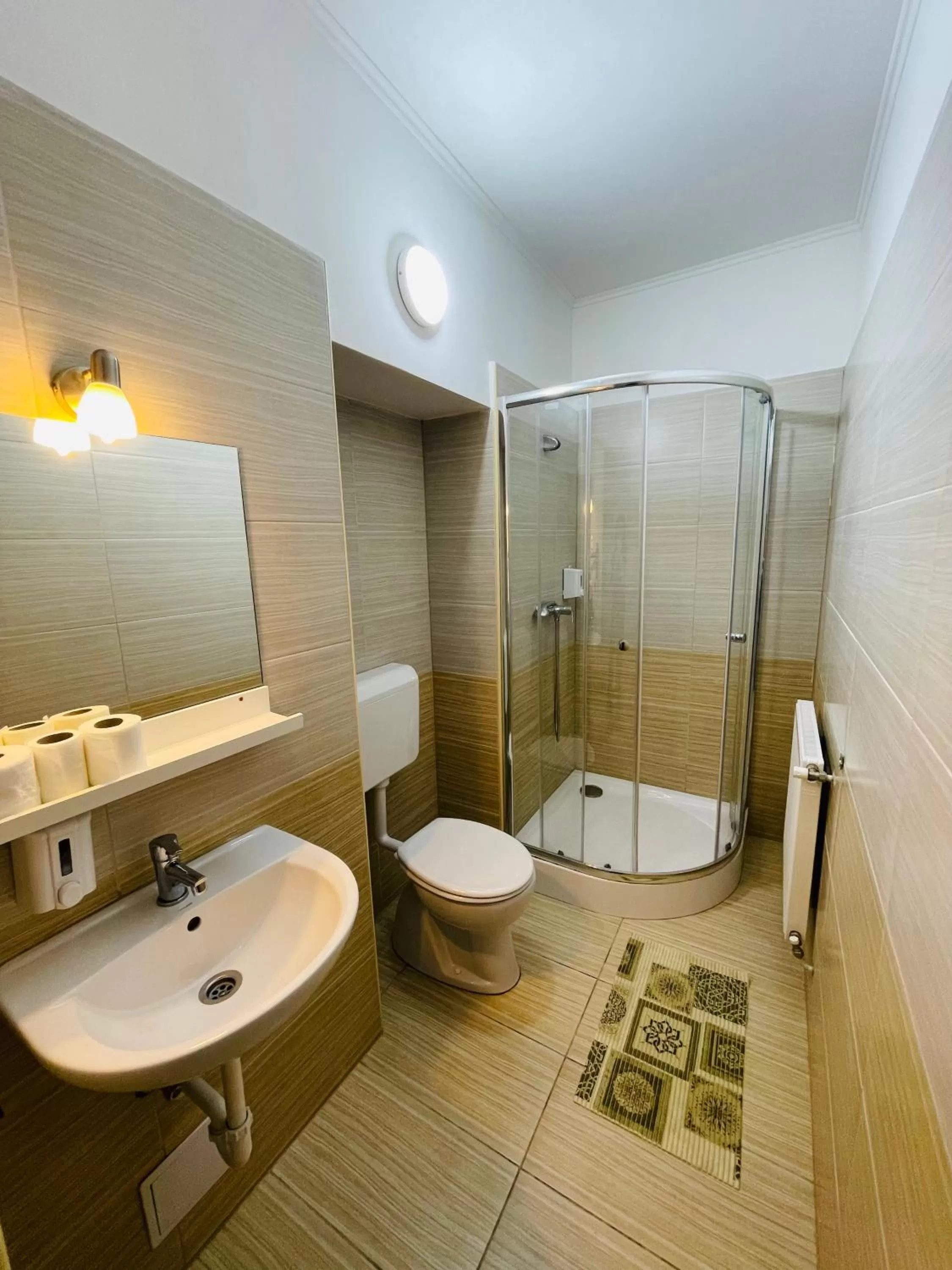 Bathroom in Easy Star Hotel