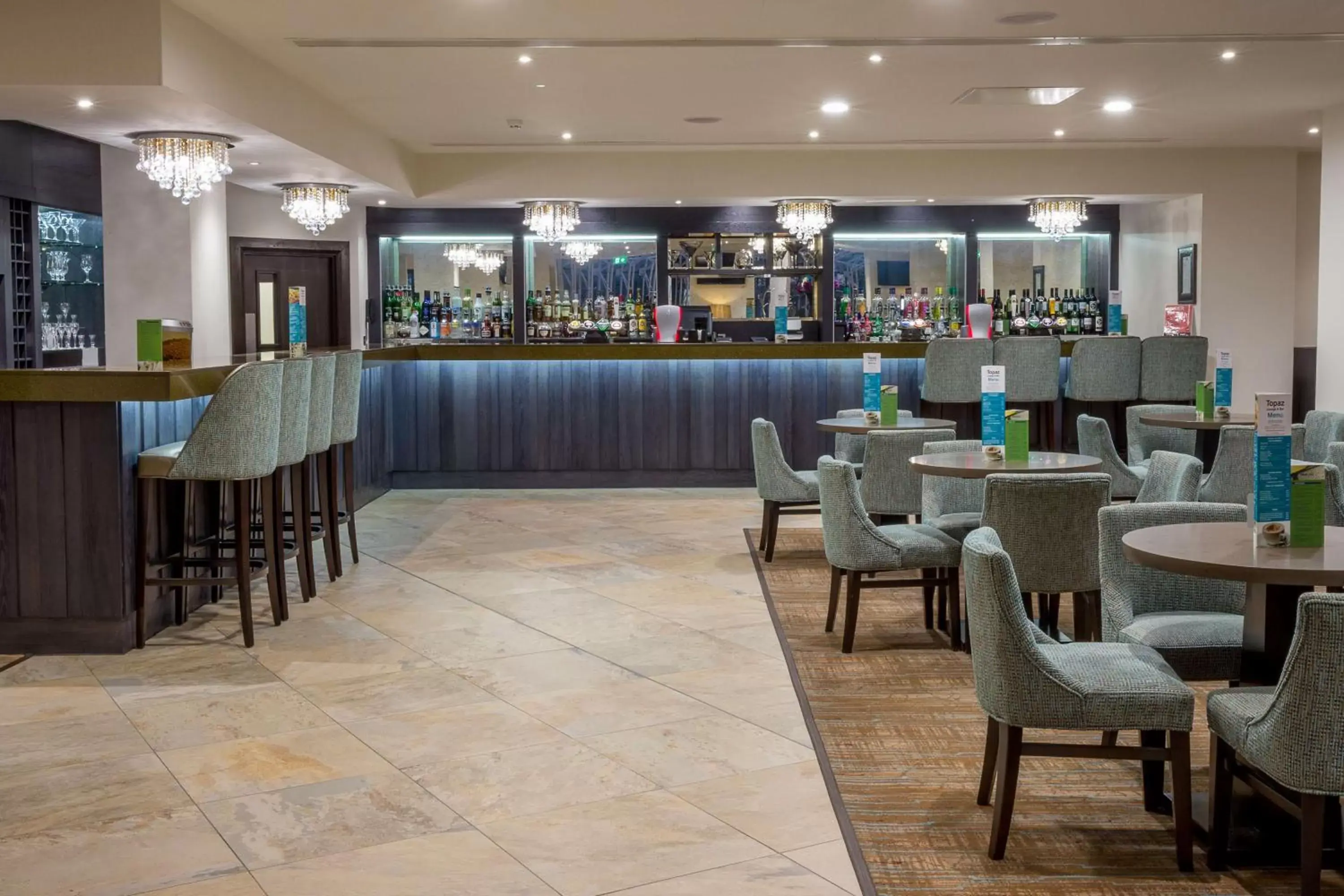 Lounge or bar, Restaurant/Places to Eat in DoubleTree by Hilton Hotel Nottingham - Gateway