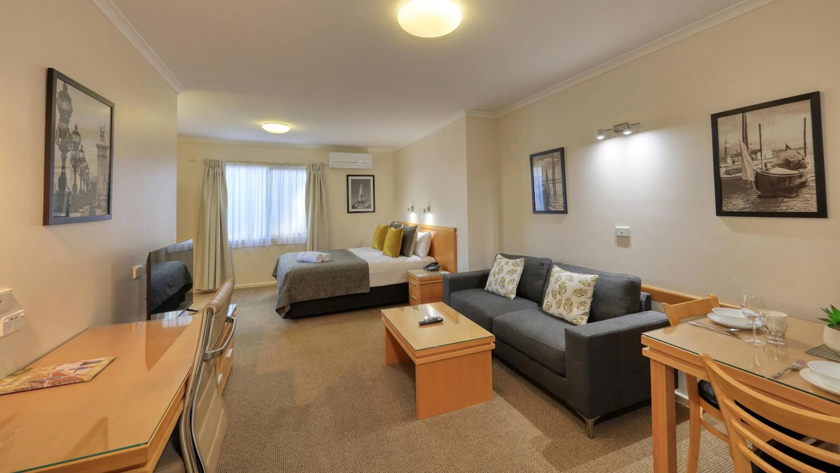 Living room in Quality Inn Swan Hill