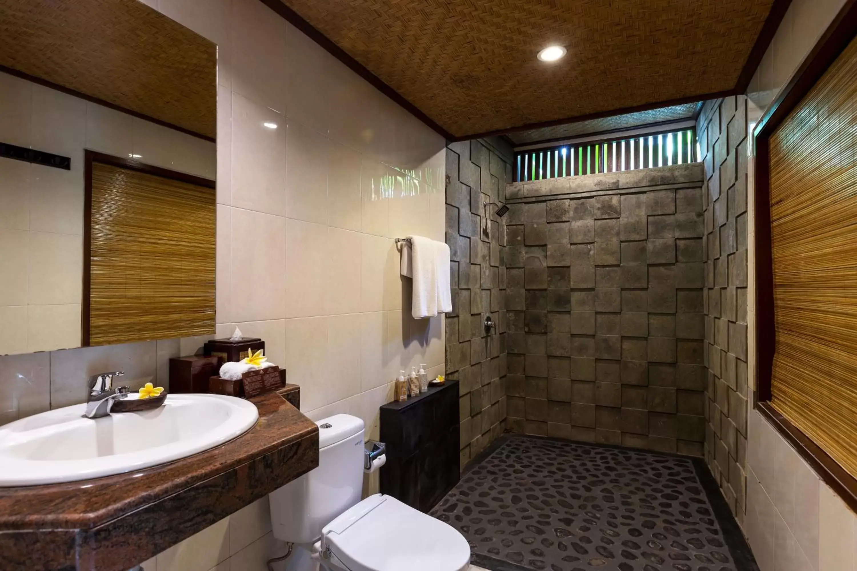 Bathroom in Rama Phala Resort & Spa