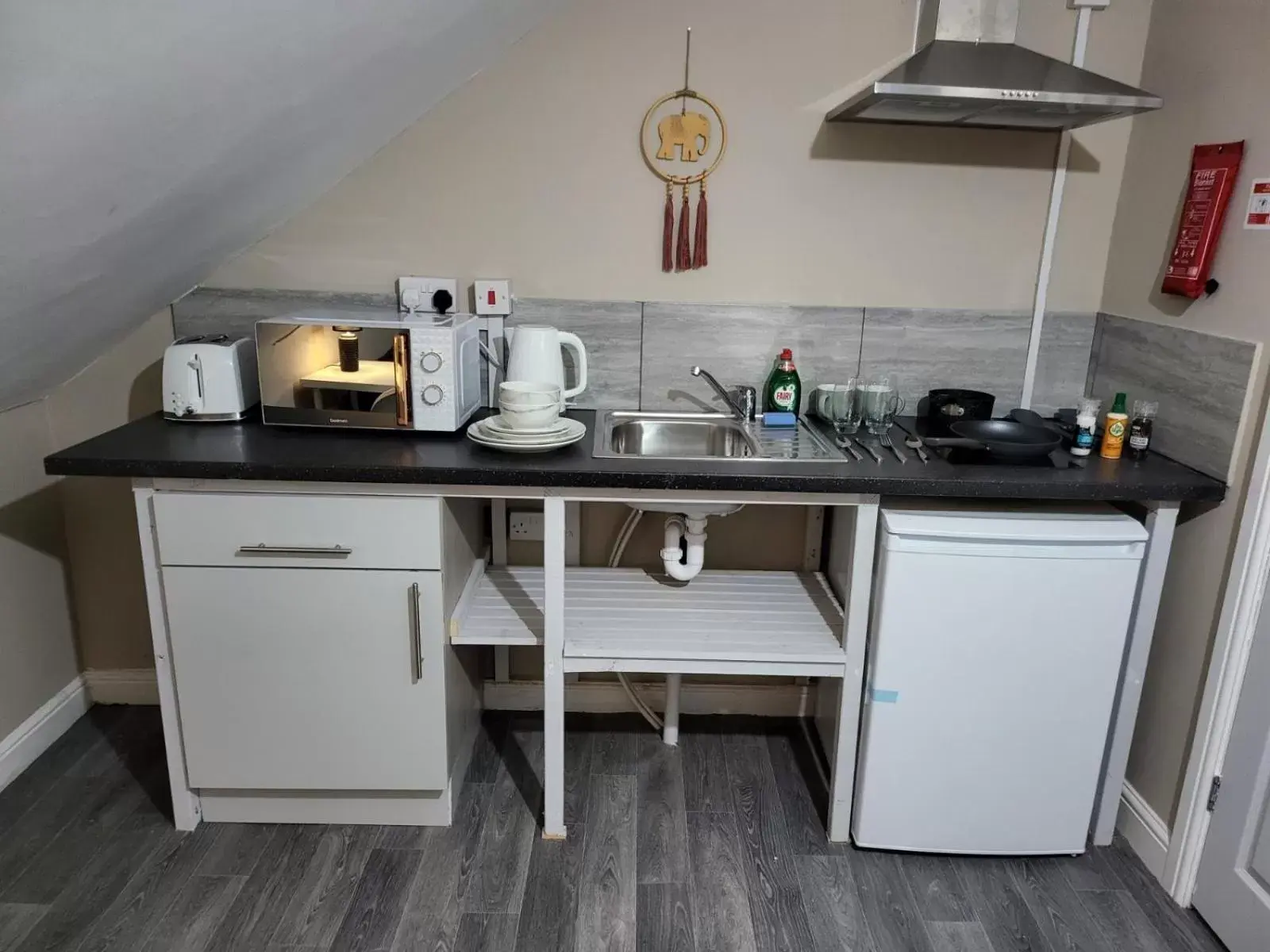 Kitchen or kitchenette, Kitchen/Kitchenette in Easy Living Nottingham - Burns Street