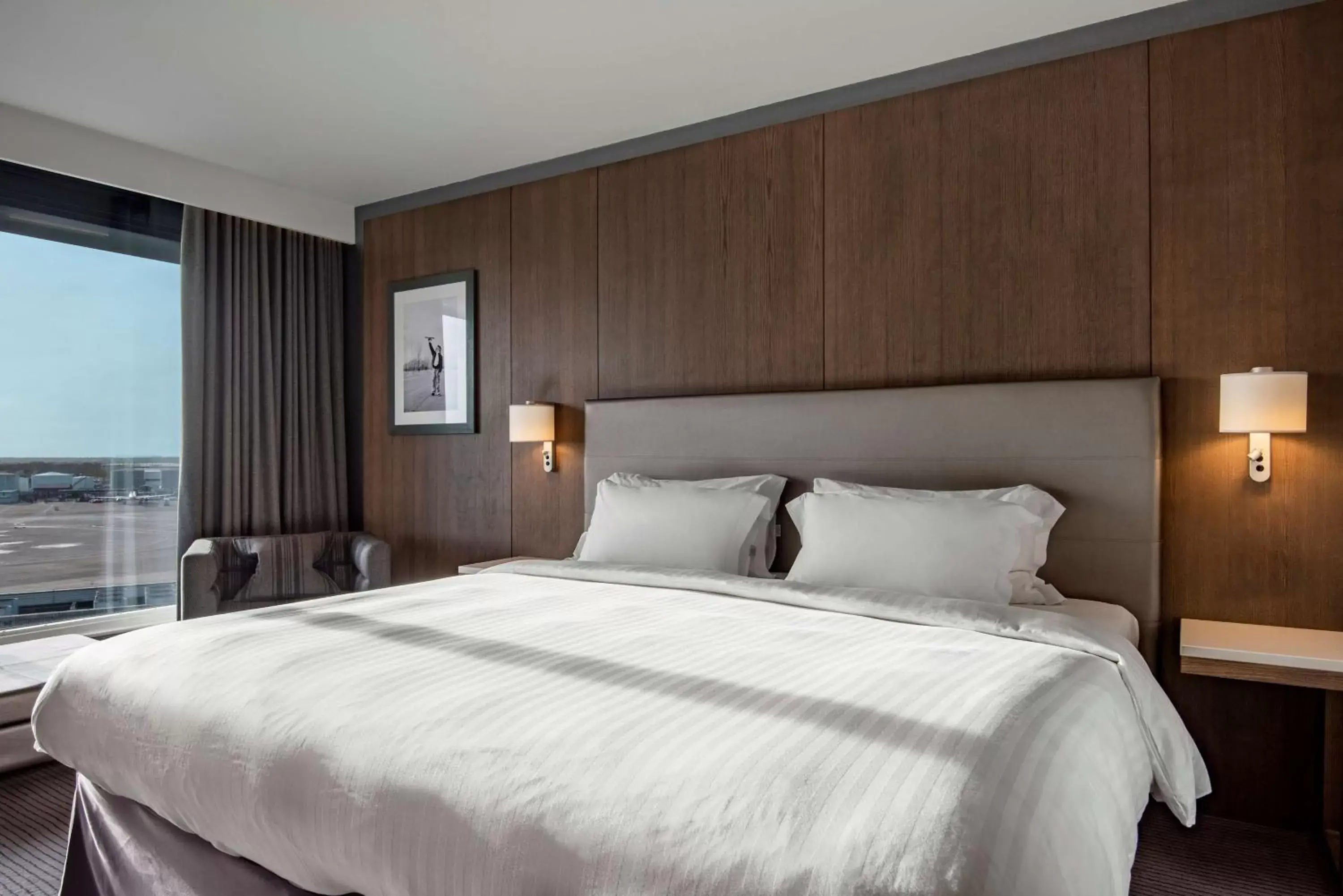 Photo of the whole room, Bed in Radisson Blu Manchester Airport